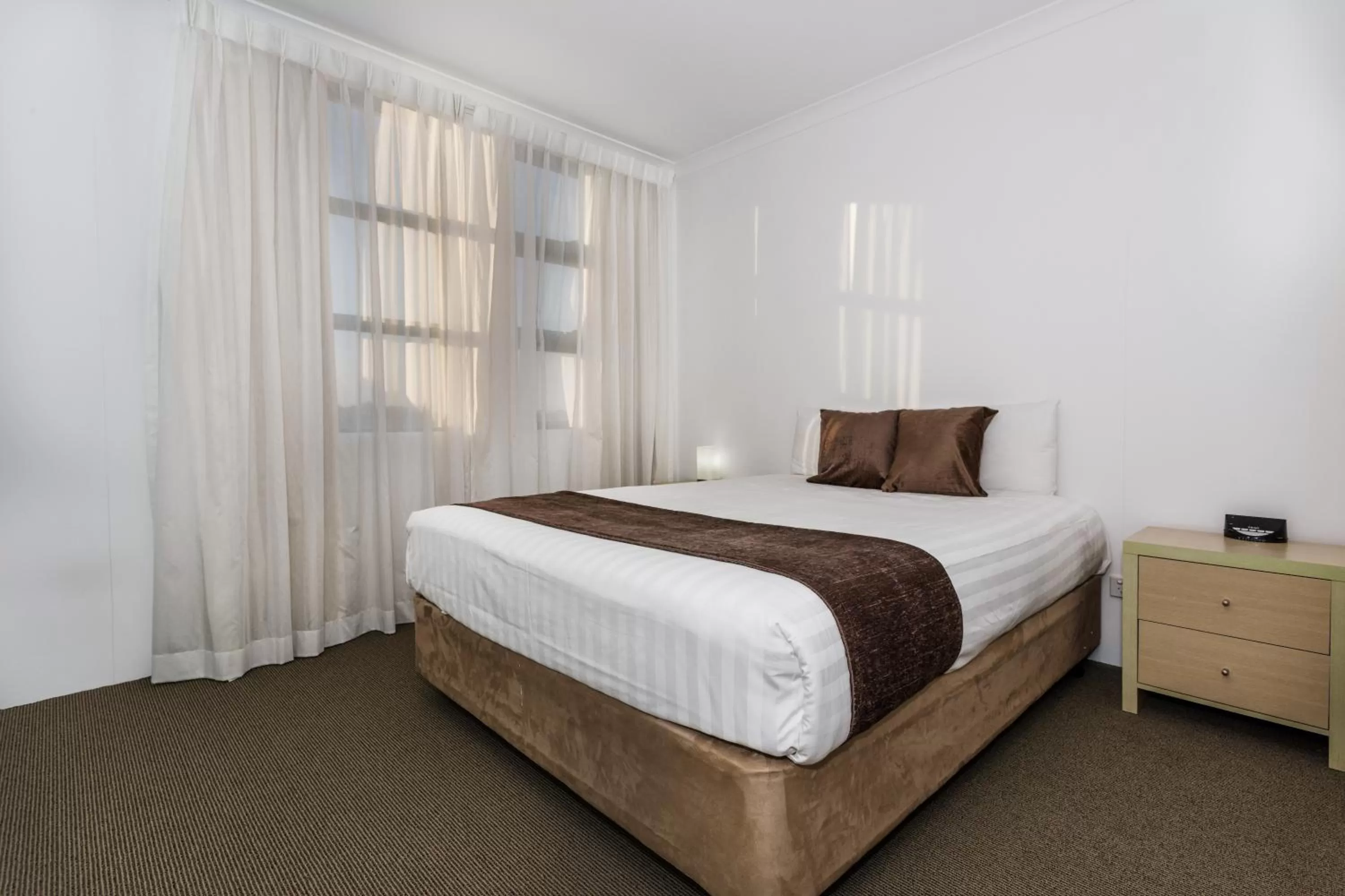 Bed in Perth Ascot Central Apartment Hotel Official
