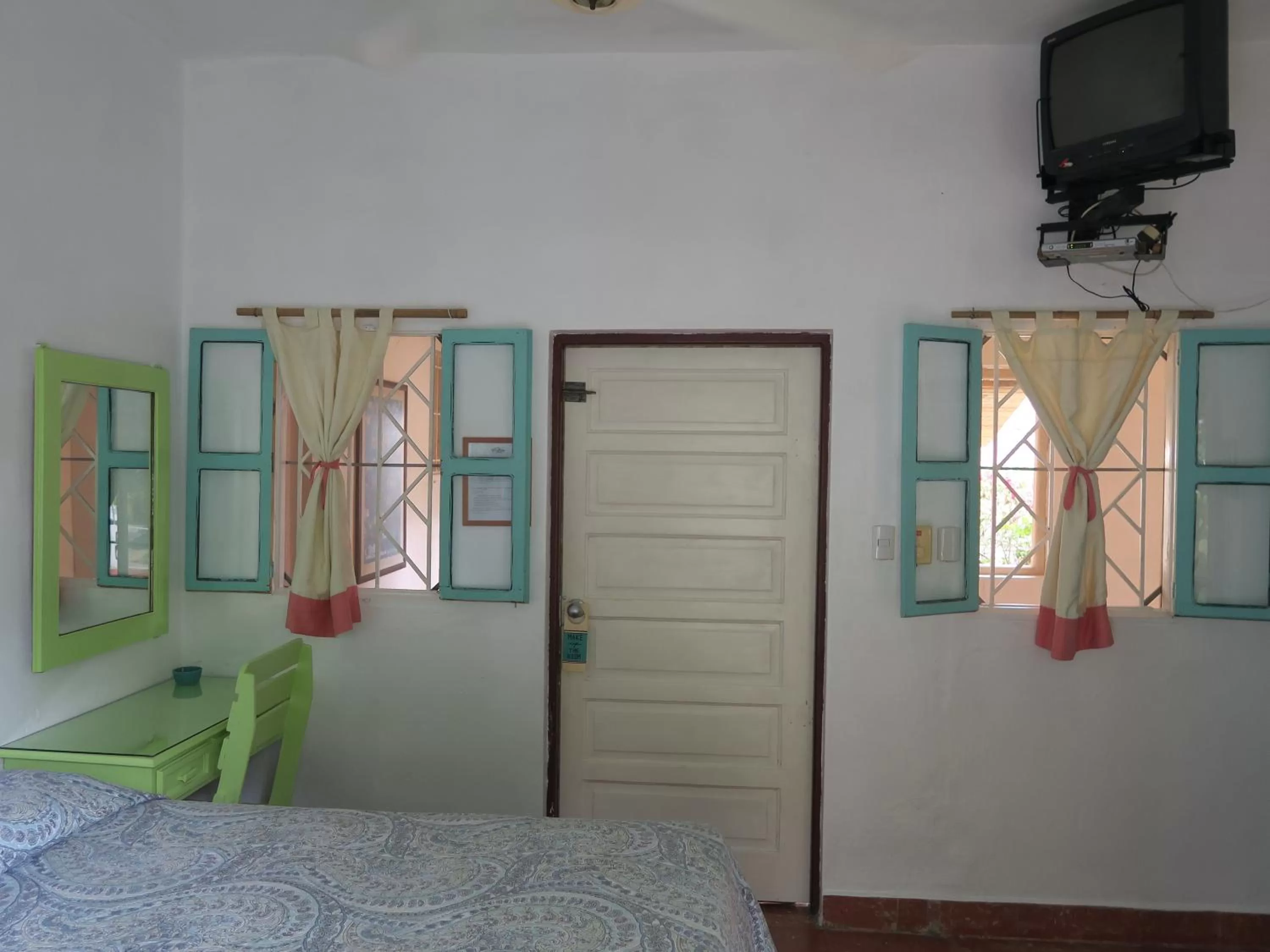 Bedroom, TV/Entertainment Center in Hotel Club Rolling Stone