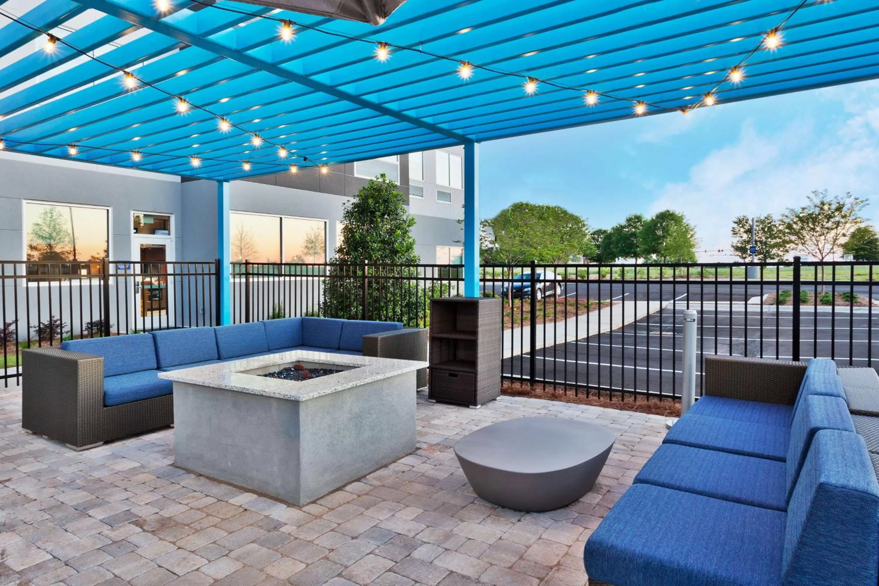 Patio in Tru By Hilton Prattville