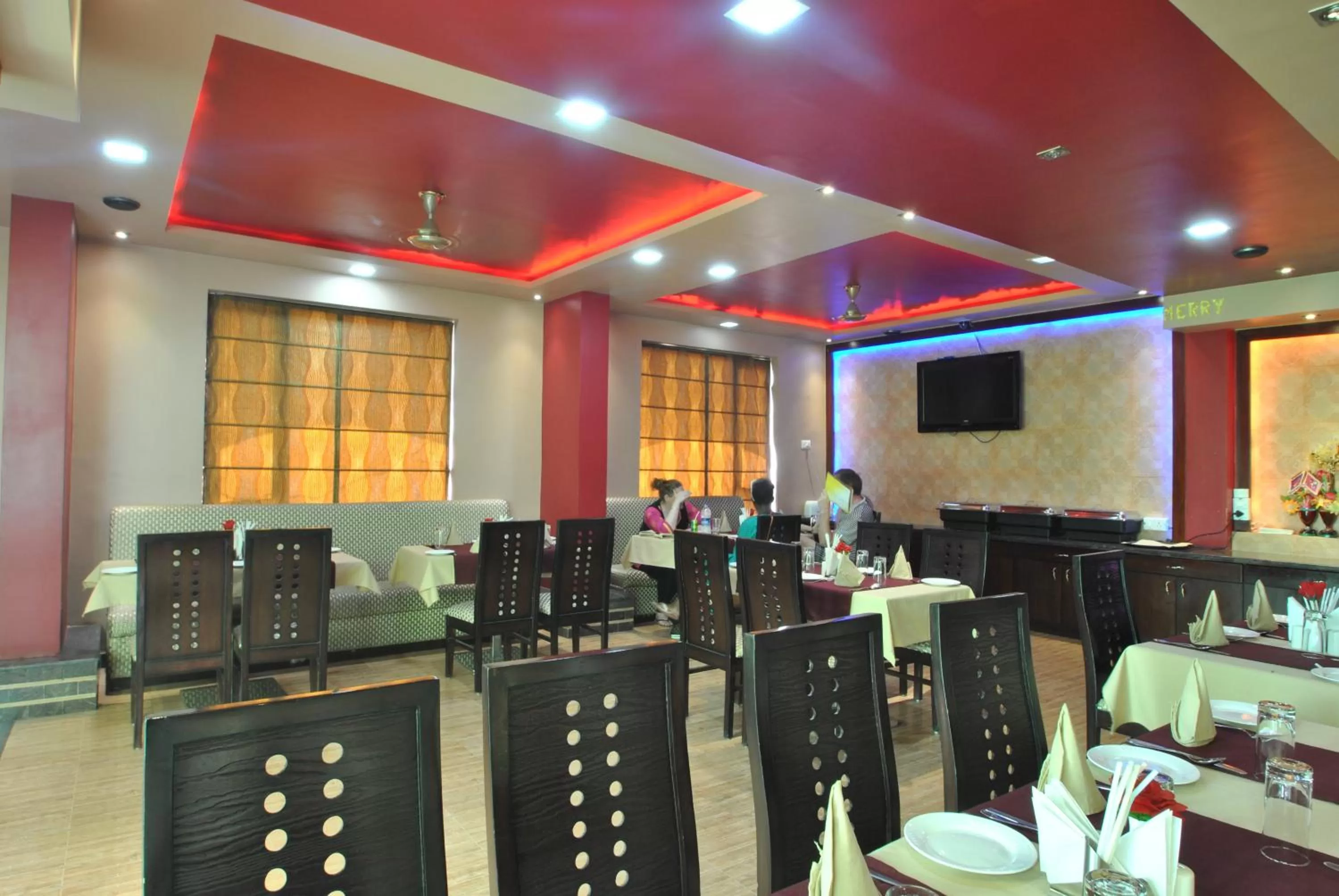 Restaurant/places to eat in Hotel Heritage Inn at Assi Ghat