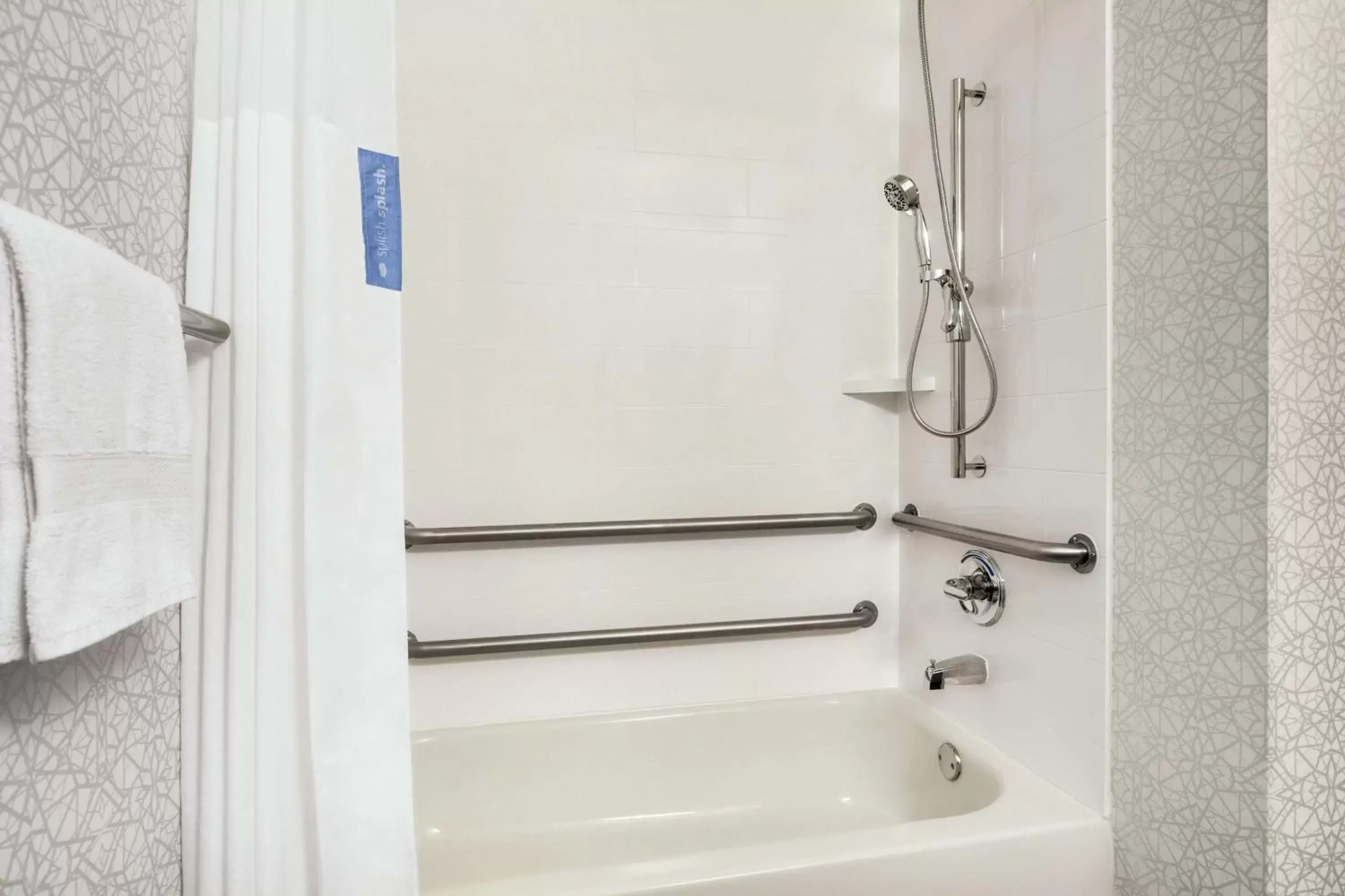 King Room - Disability Access/Non-Smoking in Hampton Inn Sacramento/Rancho Cordova King Room - Disability Access/Non-Smoking in Hampton Inn Sacramento/Rancho Cordova