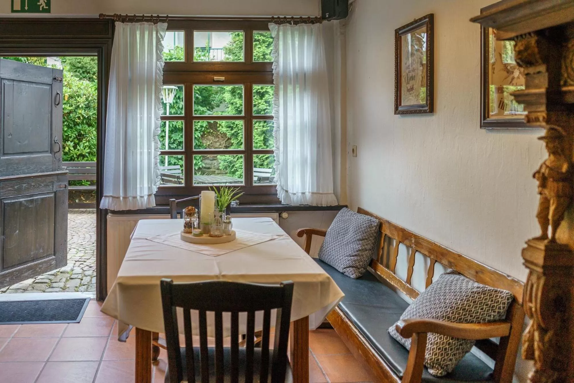 Restaurant/places to eat in Hotel zur Post Dabringhausen