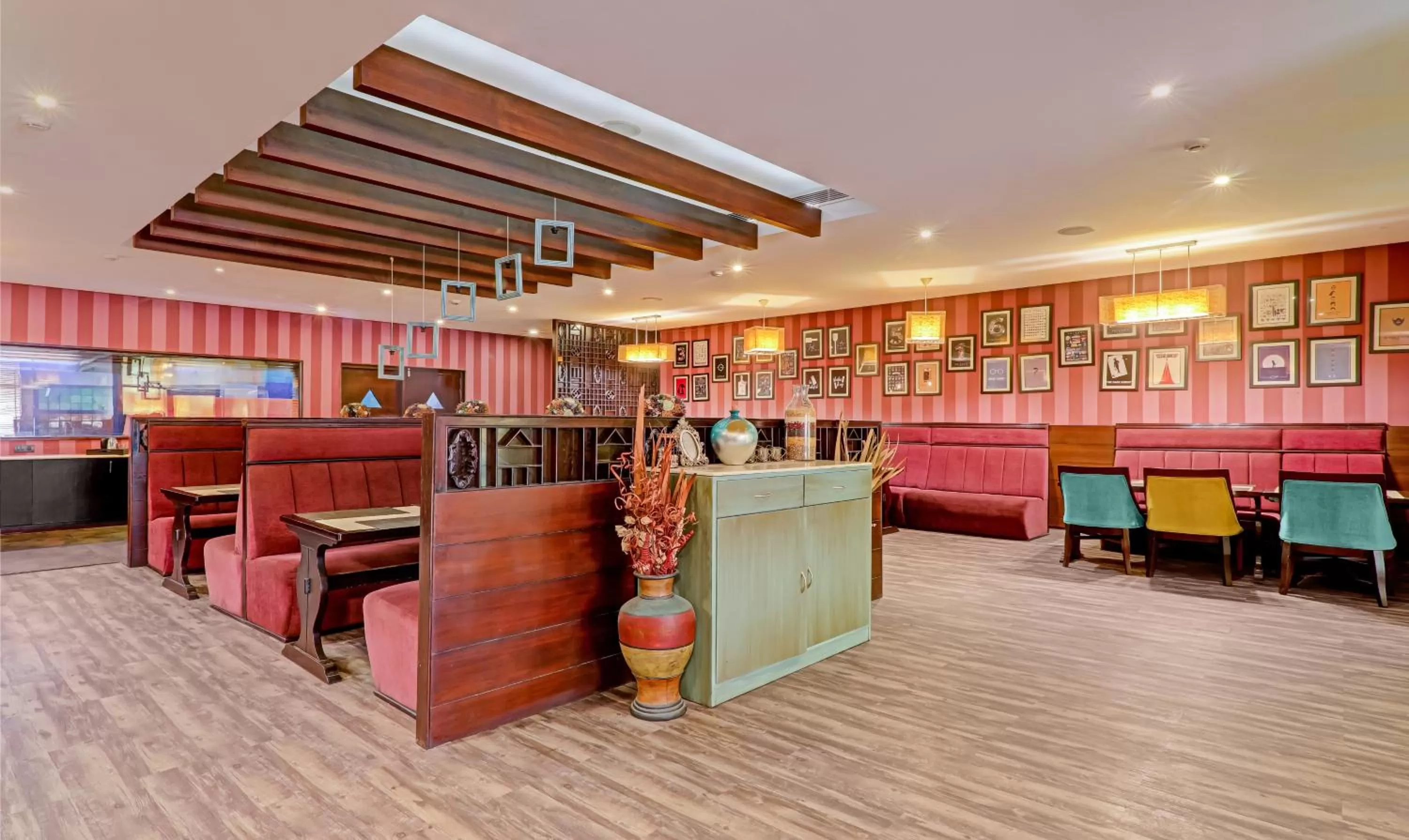 Restaurant/places to eat in Treebo Edesia