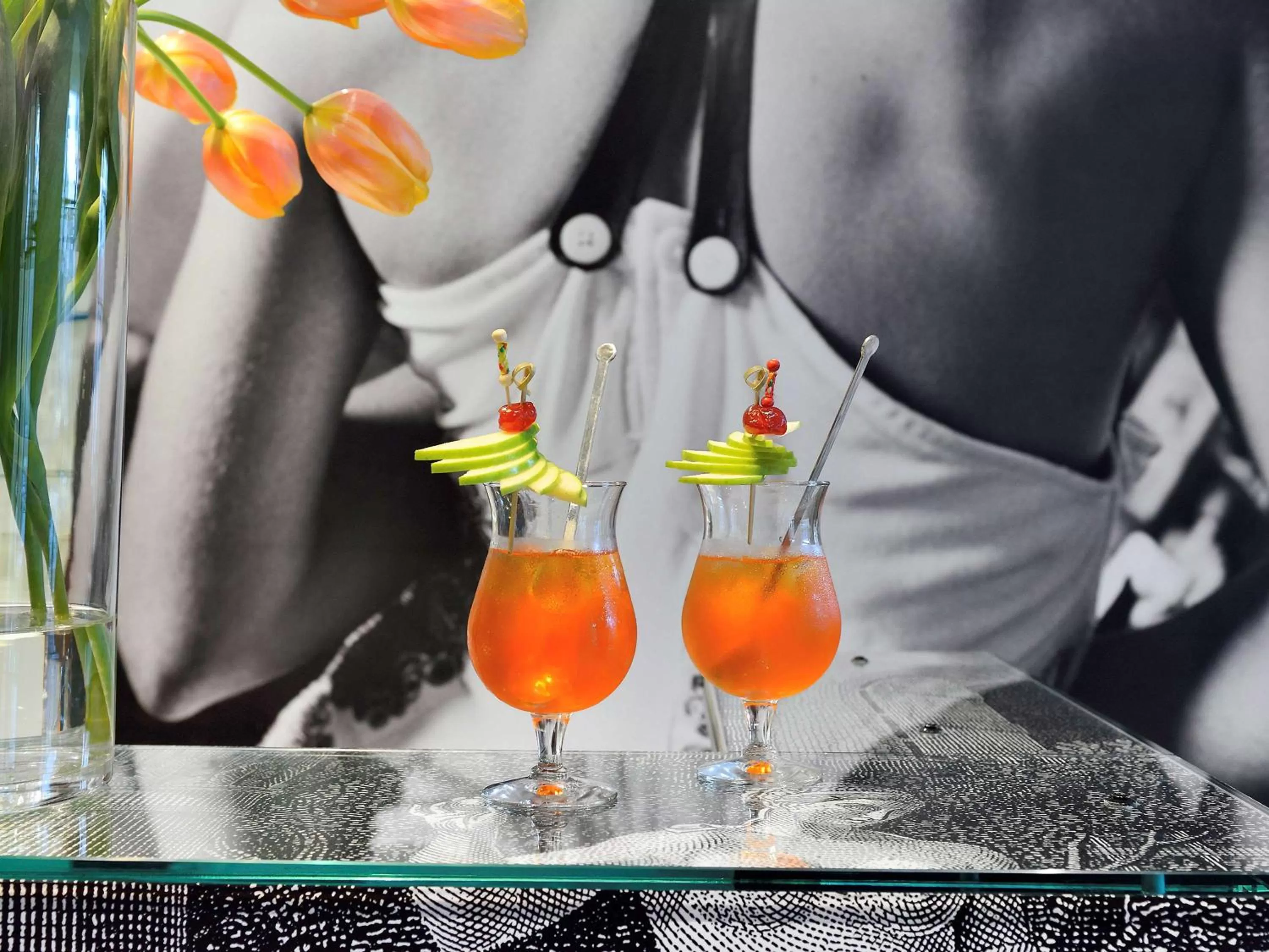 Lounge or bar in Hôtel & Spa Jules César Arles - MGallery Hotel Collection