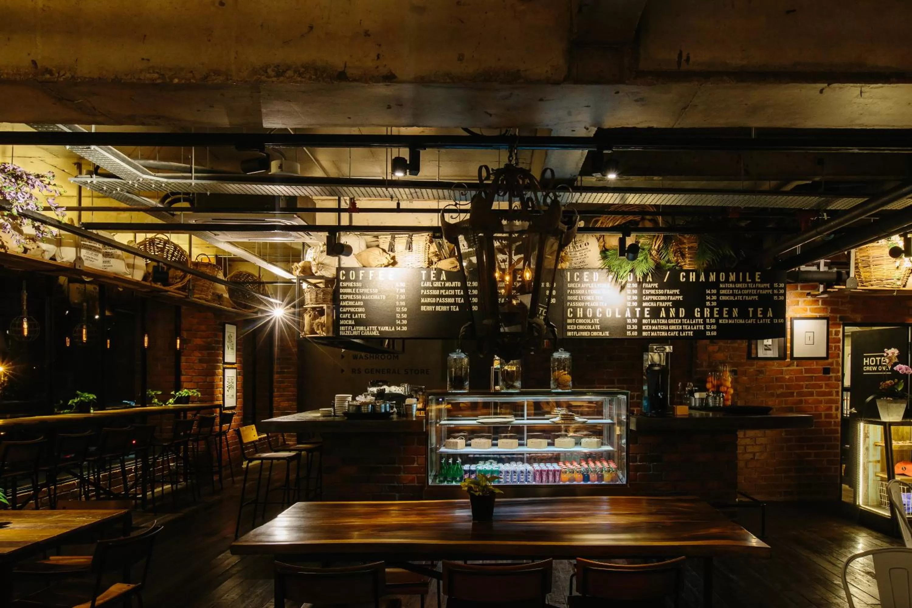 Food and drinks in Rosa Malacca