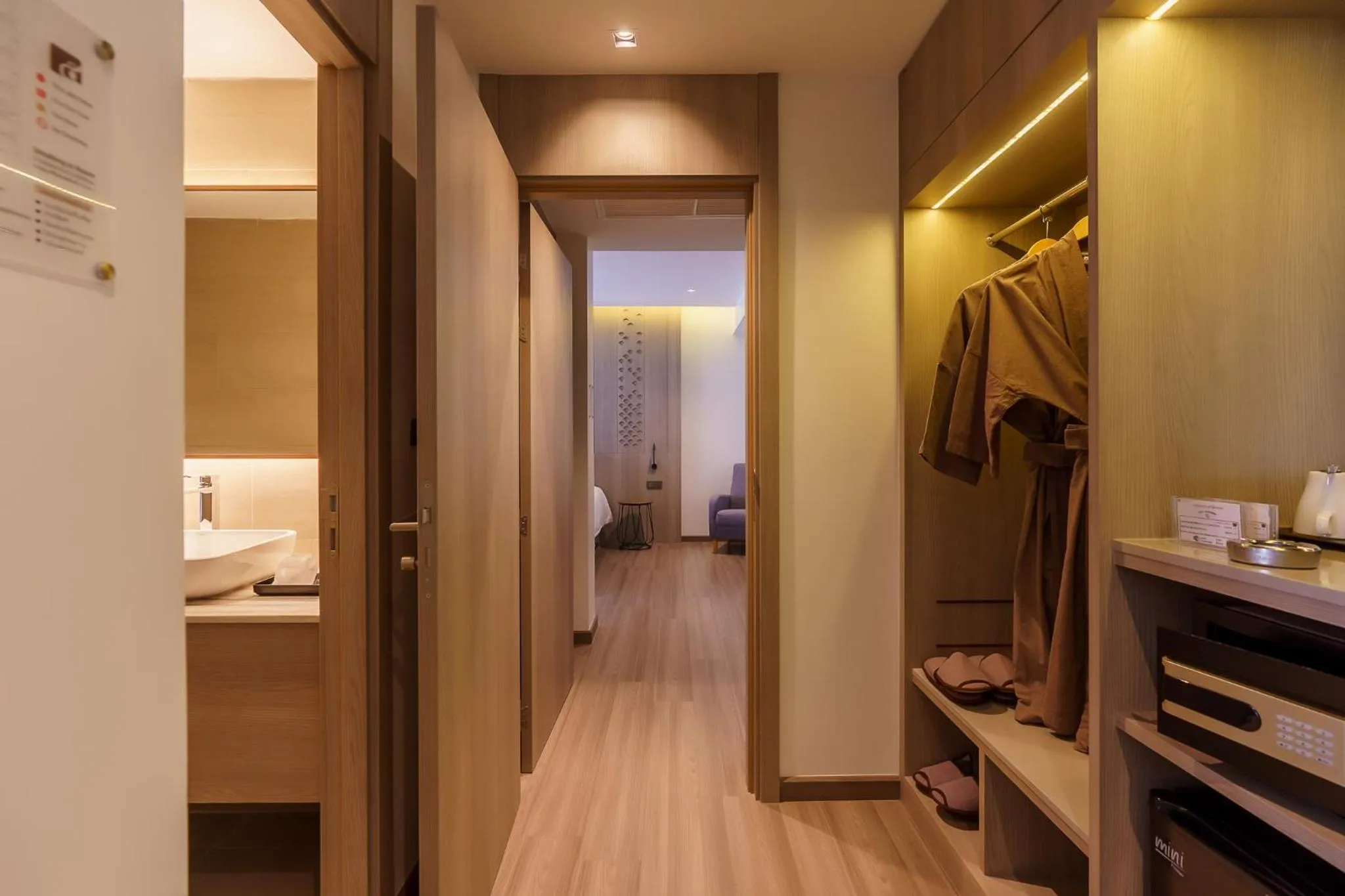 wardrobe in Fifth Pattaya Jomtien By Shiwalai Int