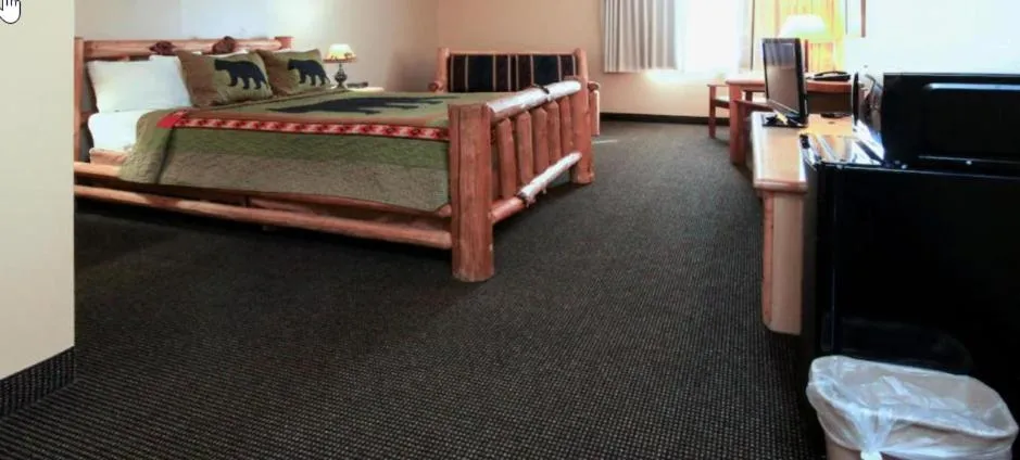 TV/Entertainment Center in YellowstonePark Inn&Suites