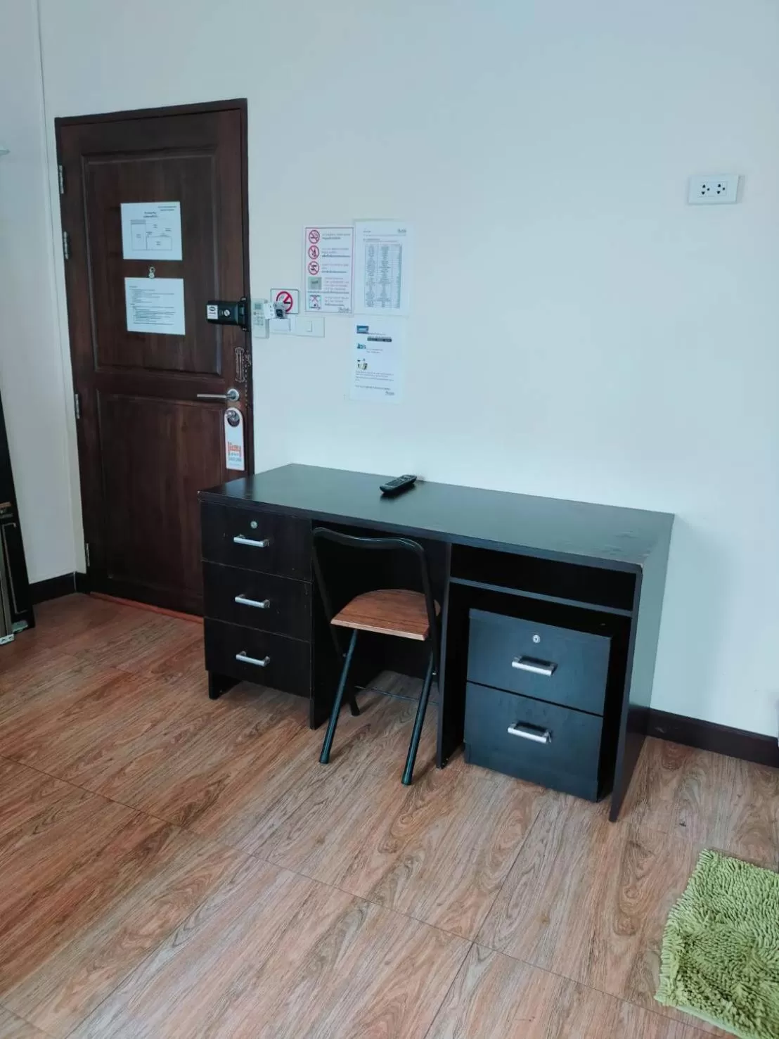 Photo of the whole room in The Cube Sathorn Boutique Hotel เดอะ คิวบ์ สาทร บูติค โฮเทล Near BTS Surasak