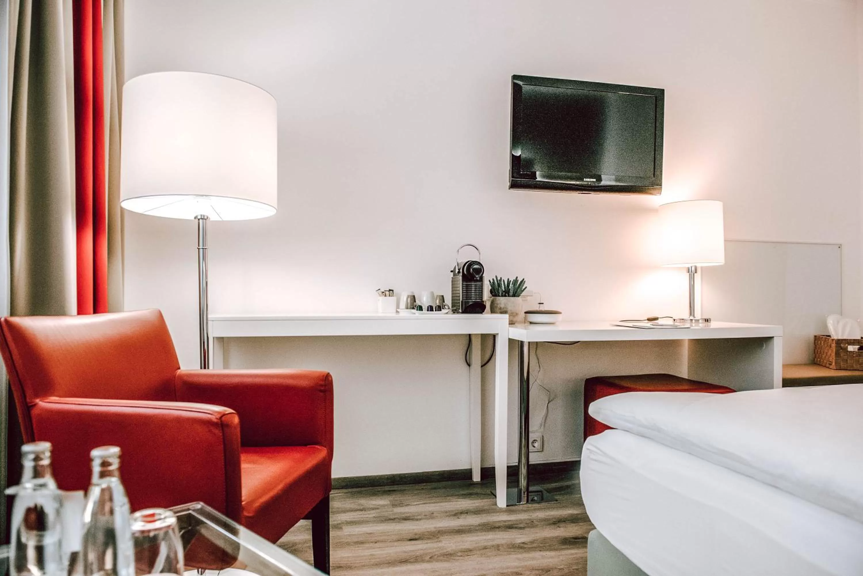 TV and multimedia in Concorde Business Boutique Hotel