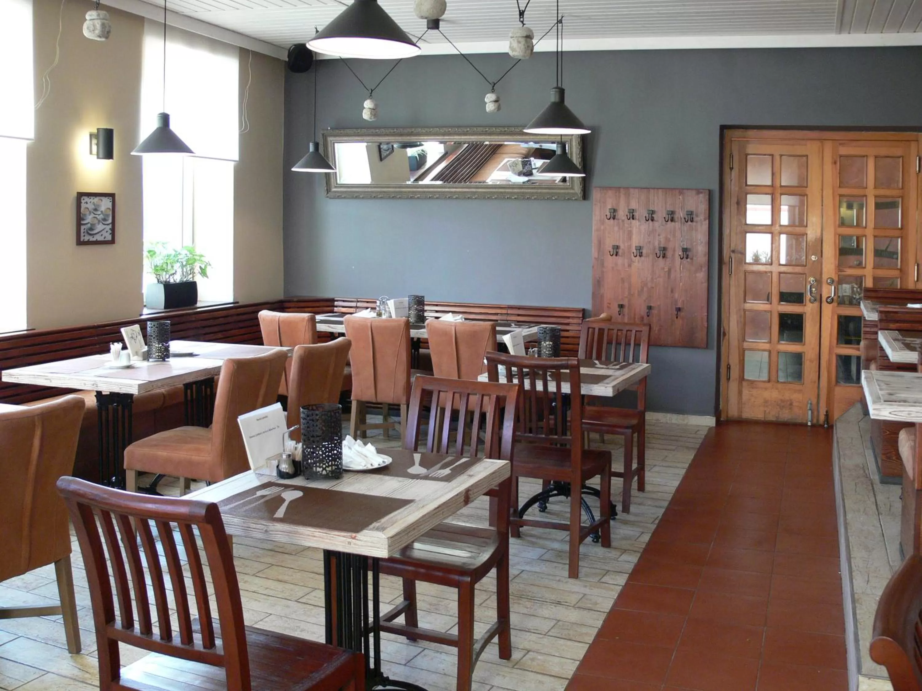 Restaurant/places to eat in Hotel Na Baste