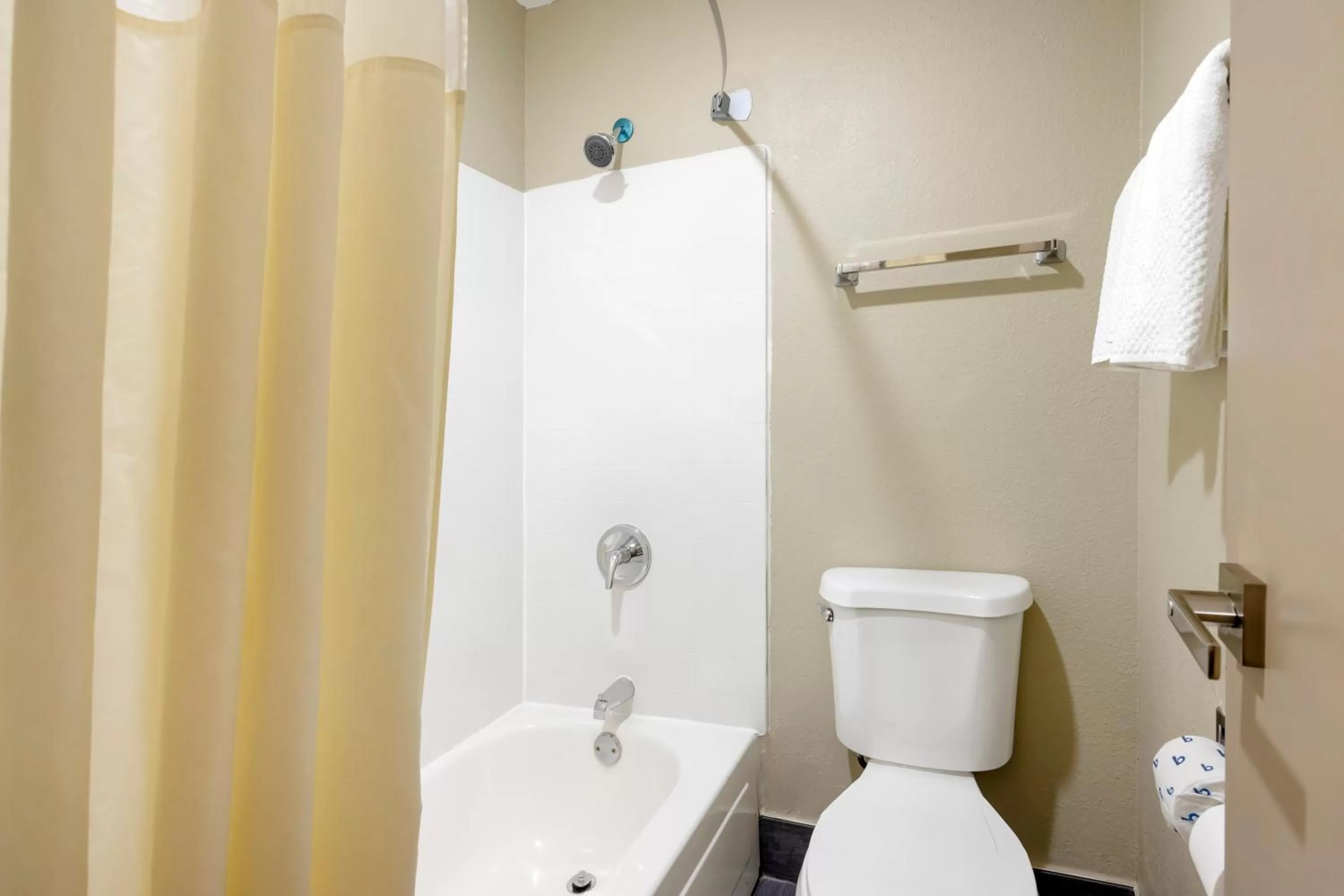 Bathroom in Quality Inn Jackson Northwest