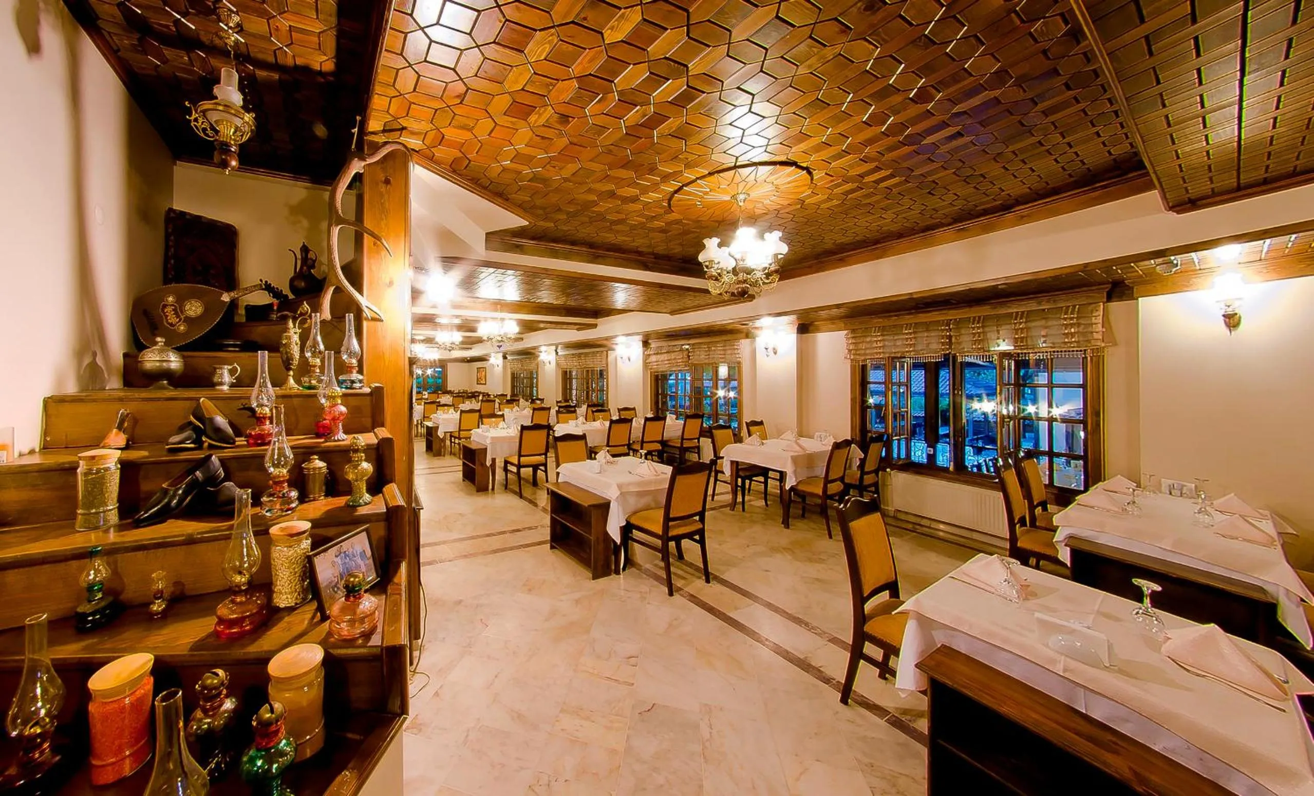 Restaurant/places to eat in Baglar Saray Hotel