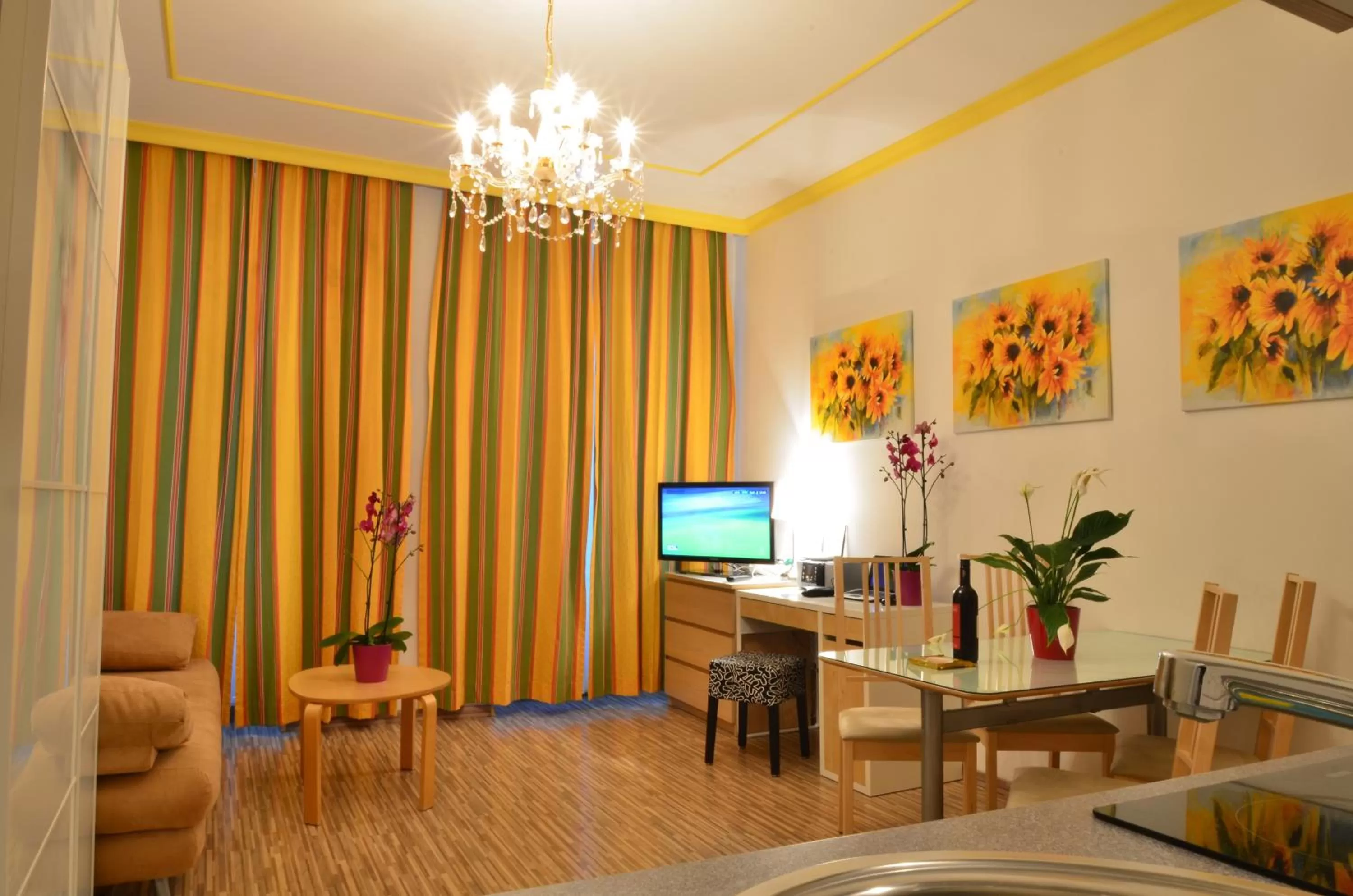 TV and multimedia in AJO Apartments - Messe City Flat - Self-Check-in