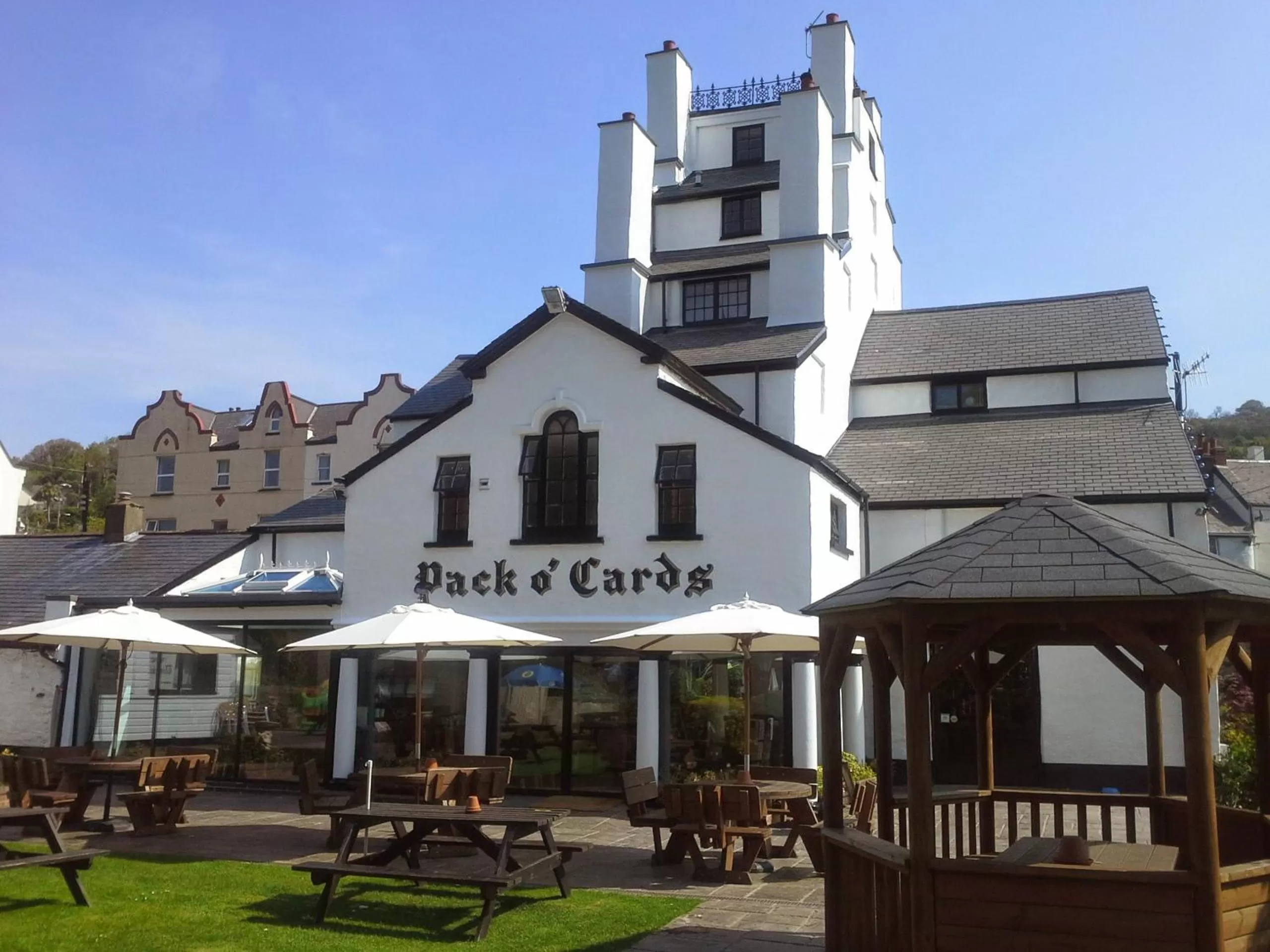 Property building in The Pack o' Cards