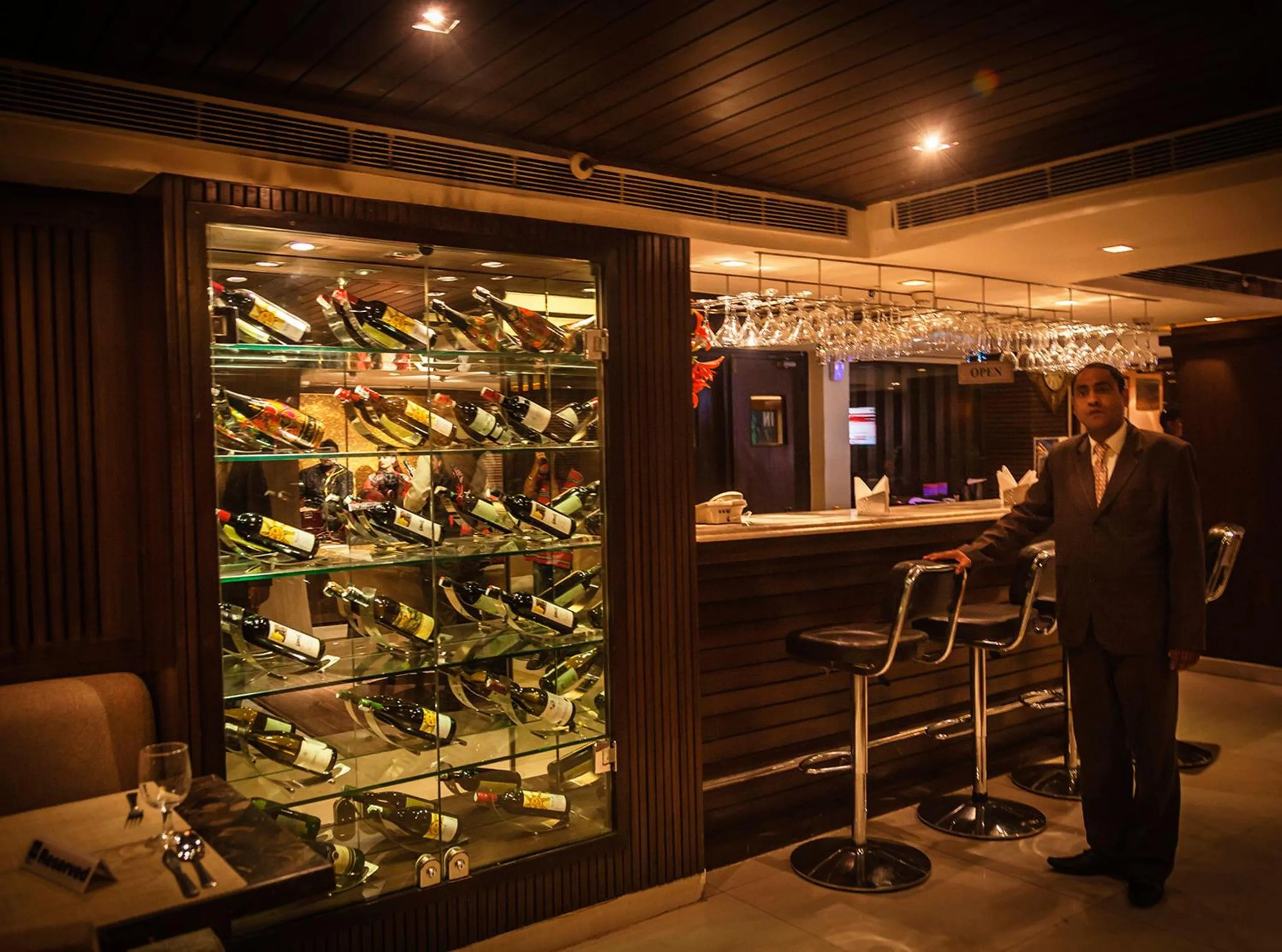 Lounge or bar in Hotel Shanti Palace Mahipalpur