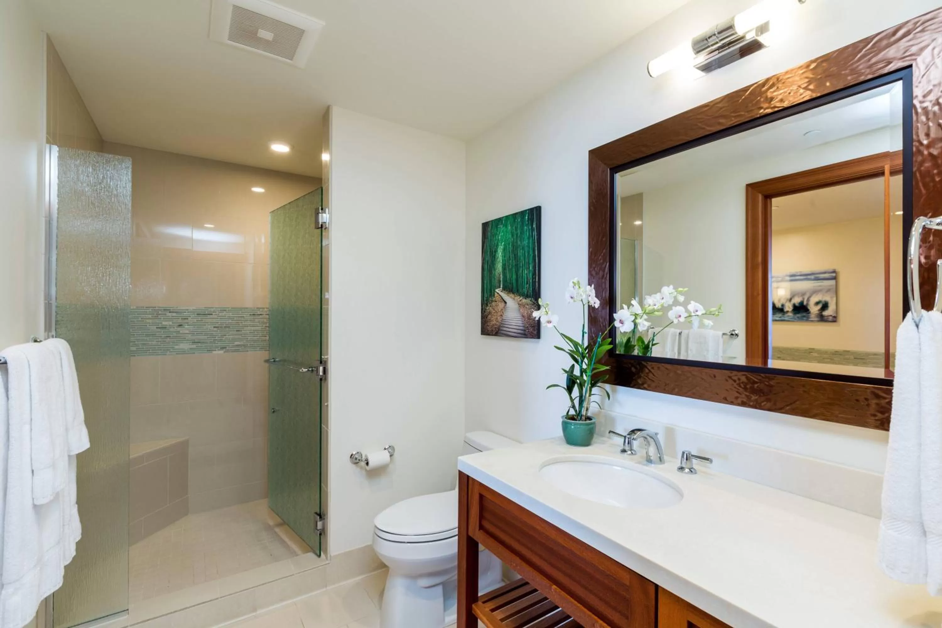 Bathroom in Koloa Landing Resort at Po'ipu, Autograph Collection