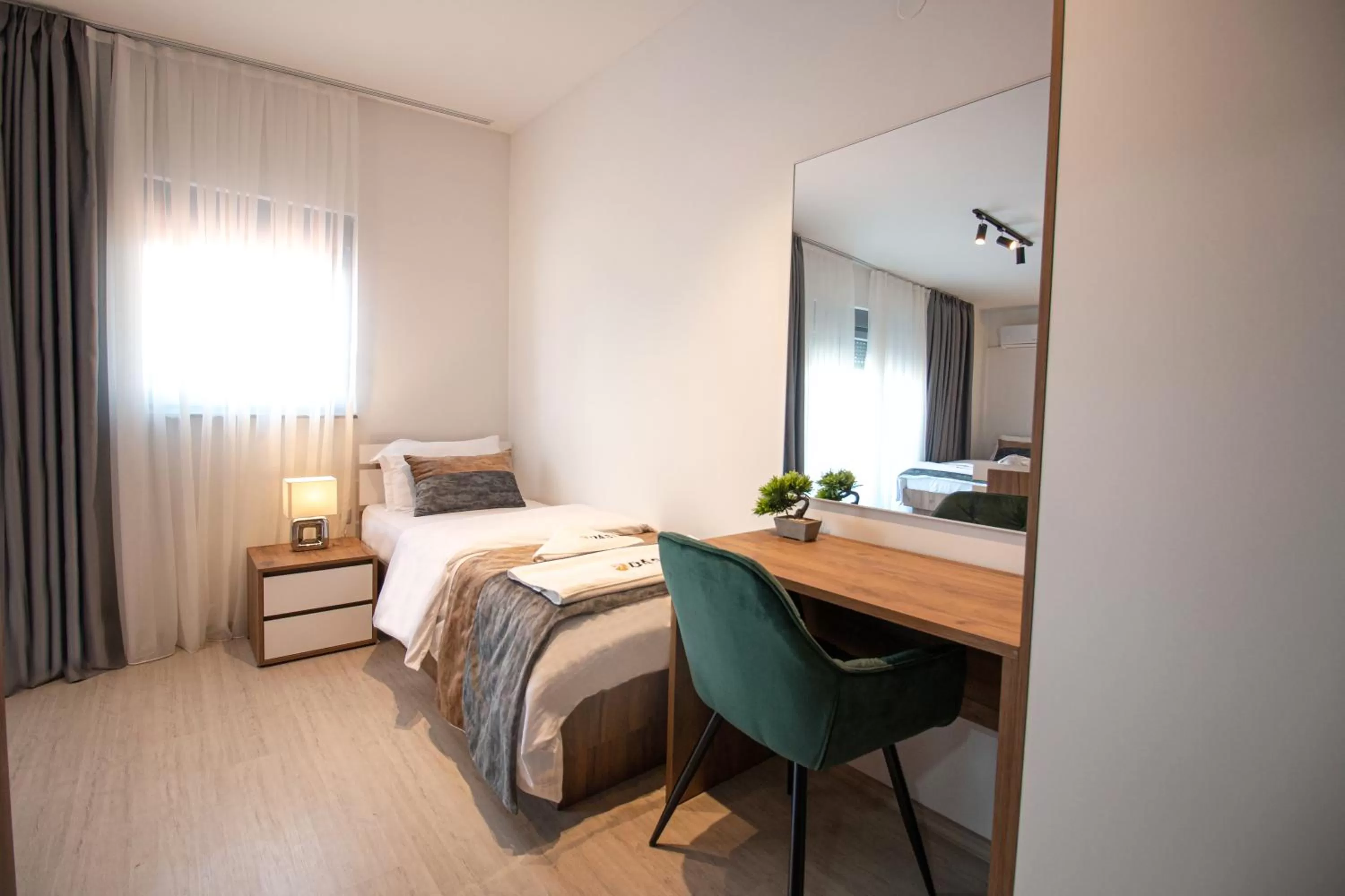 Photo of the whole room, Bed in OASIS Apartments