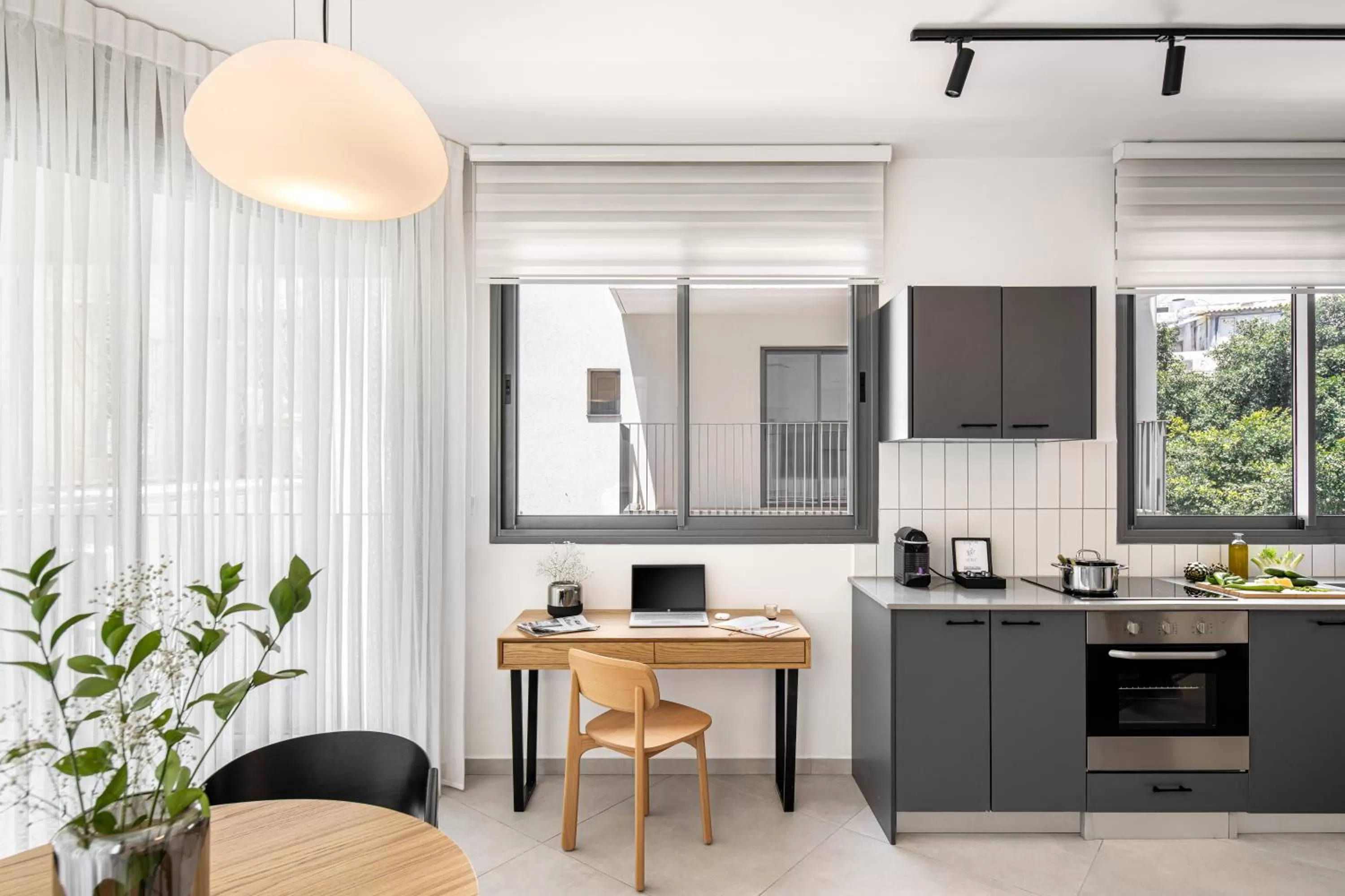 Kitchen or kitchenette in Mate GEORGE - By HOMY