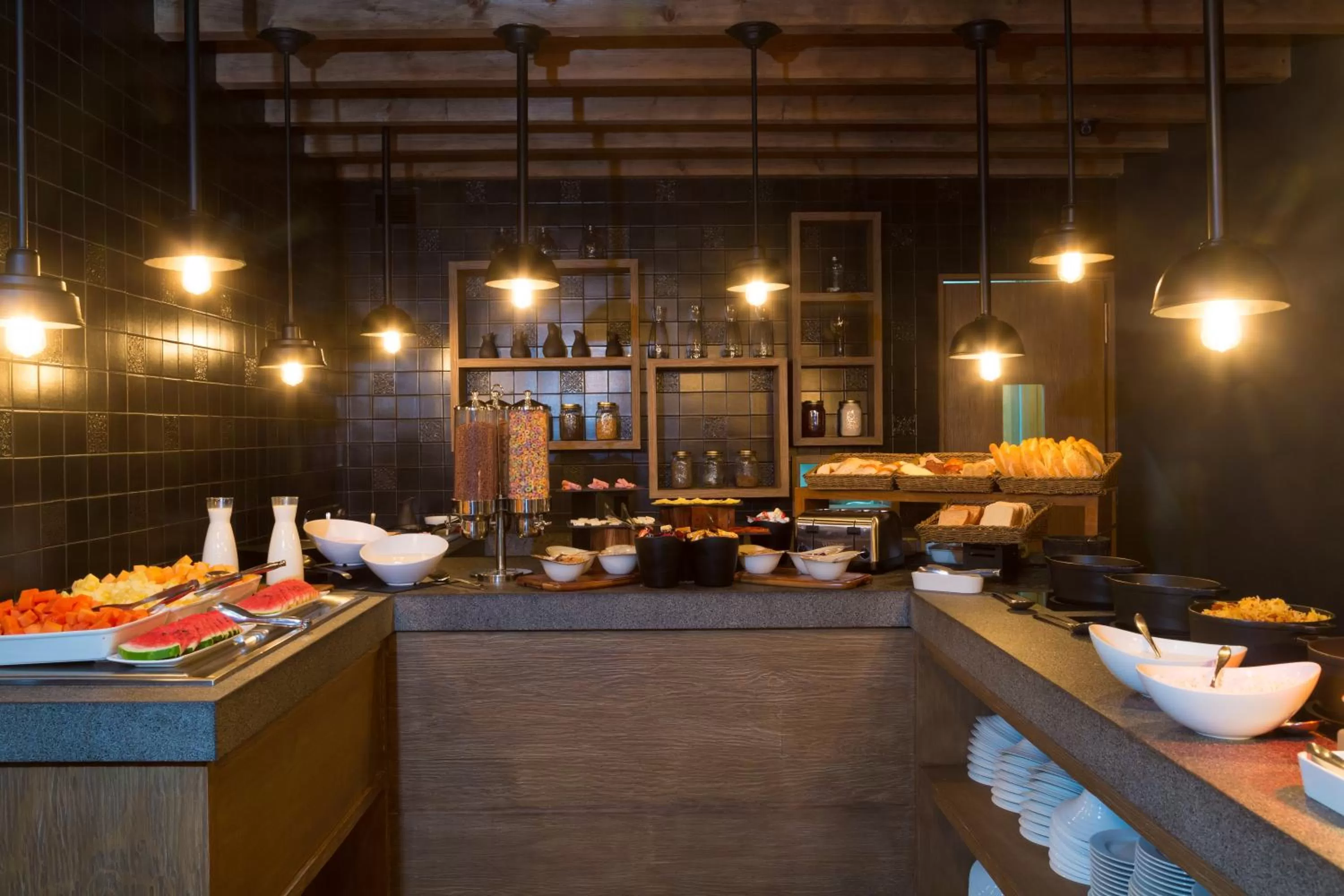 Restaurant/places to eat in Historico Central Hotel