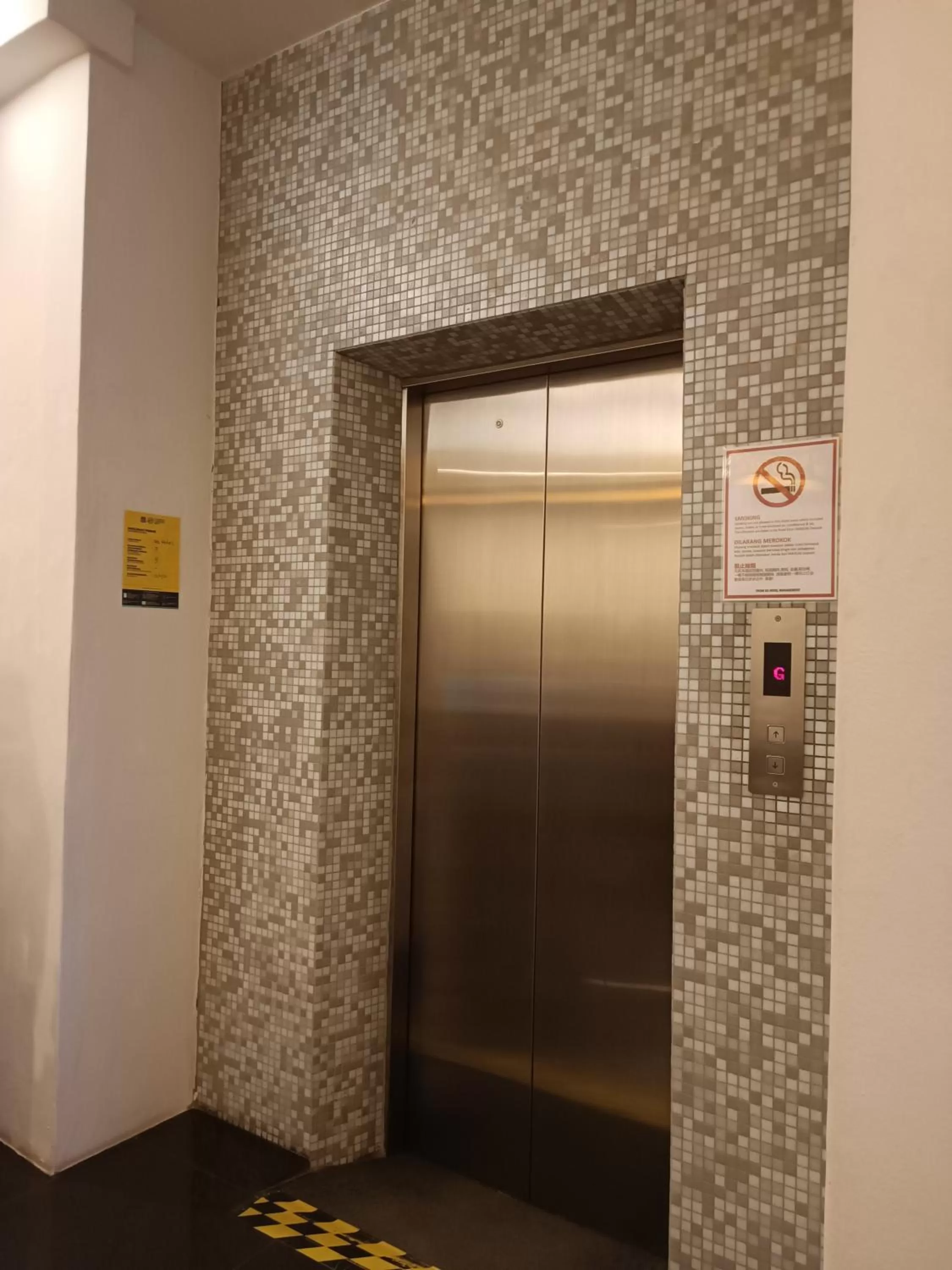 elevator in SO Hotel