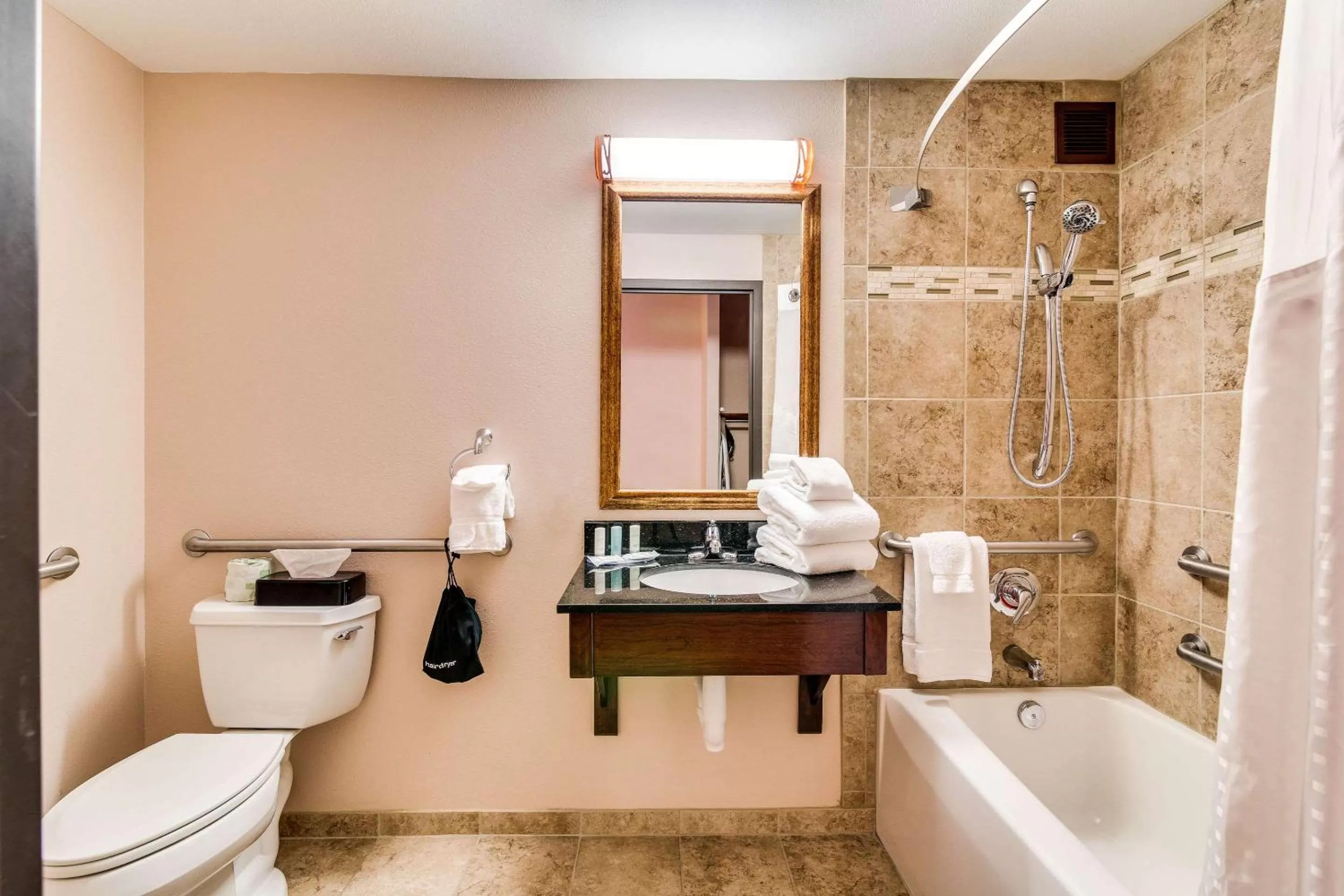 Bathroom in Clarion Hotel Convention Center