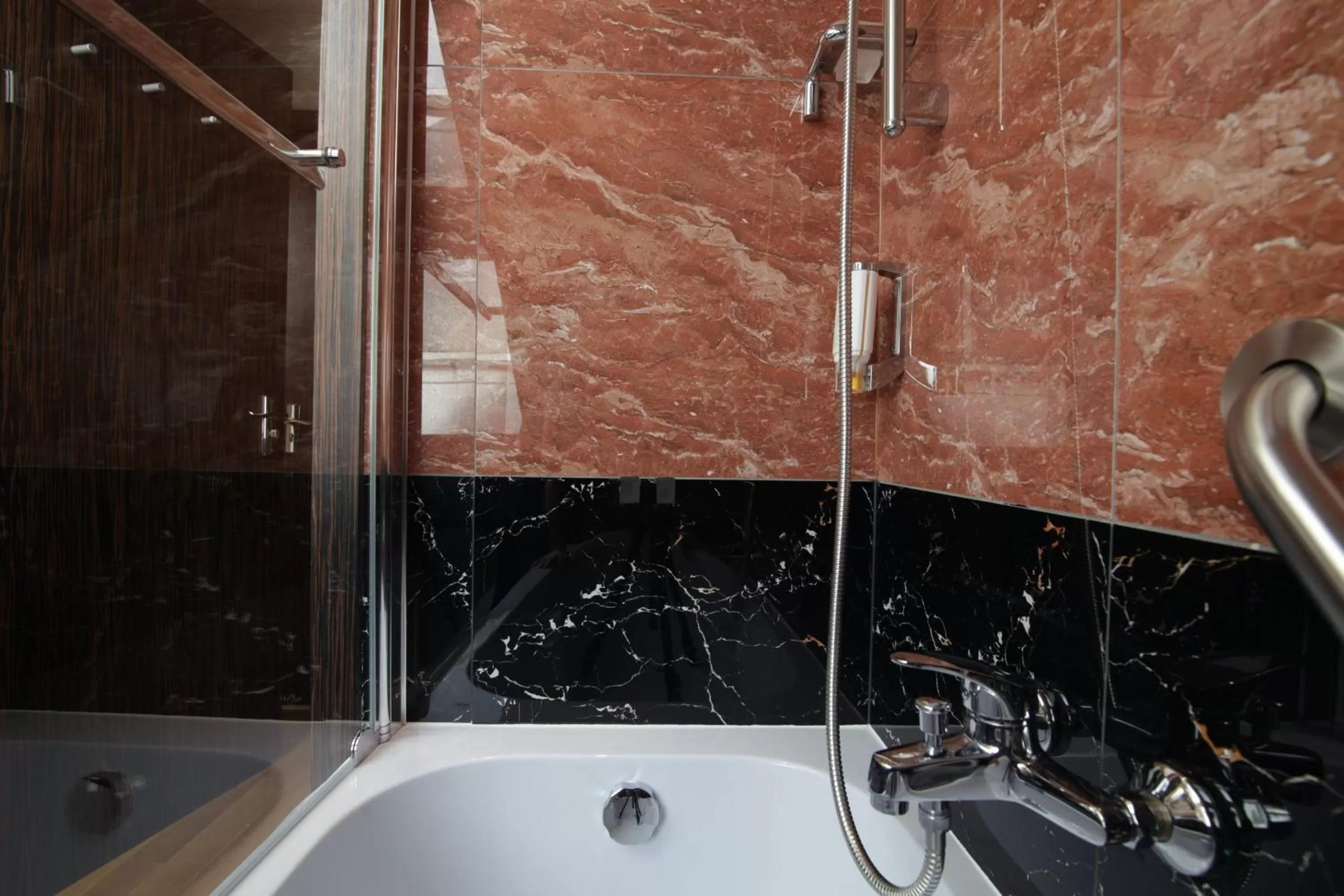 Bathroom in Best Western Plus Hotel Arcadia