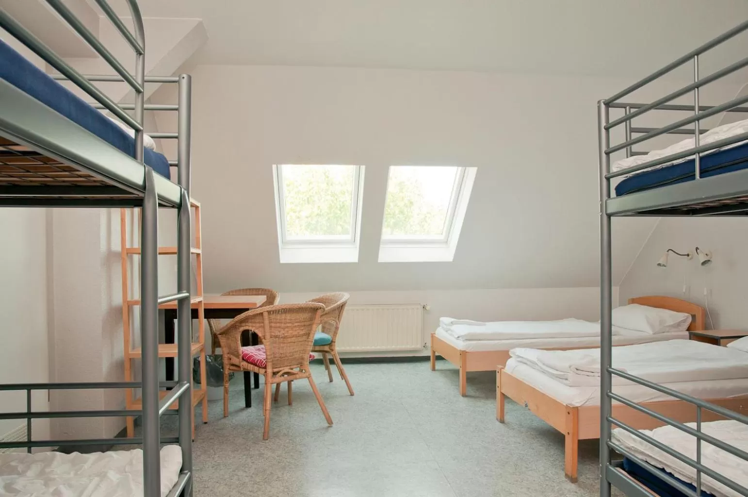 Staff, Bed in Happy Hotel Berlin