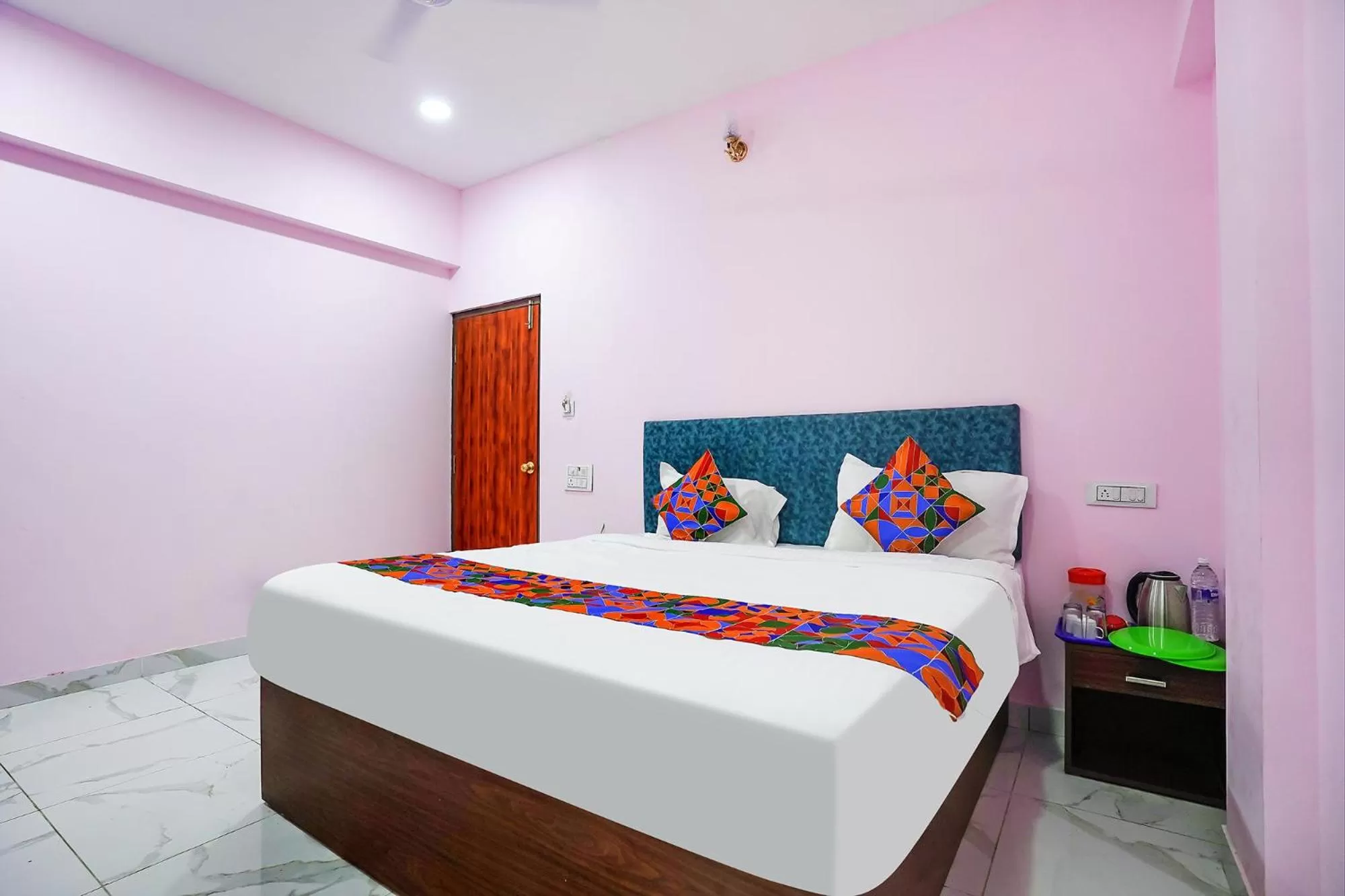 Bed in FabExpress IT Park, Pallikaranai