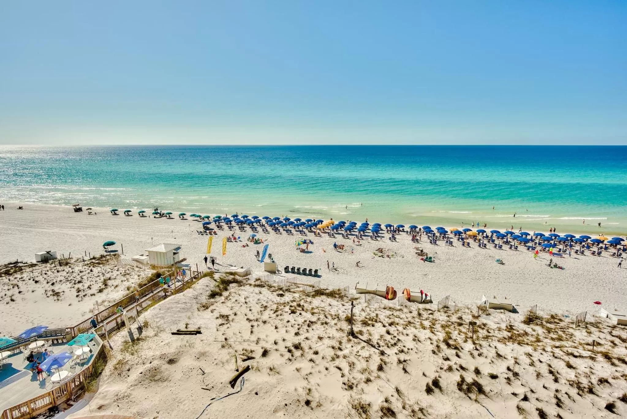 Beach in Pelican Beach Resort by Tufan