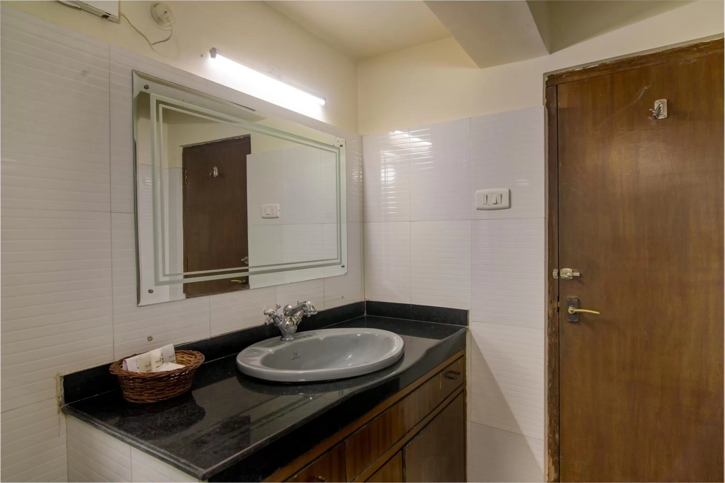 Bathroom in Muscatel Yavachi - 400 Mts from MG Marg