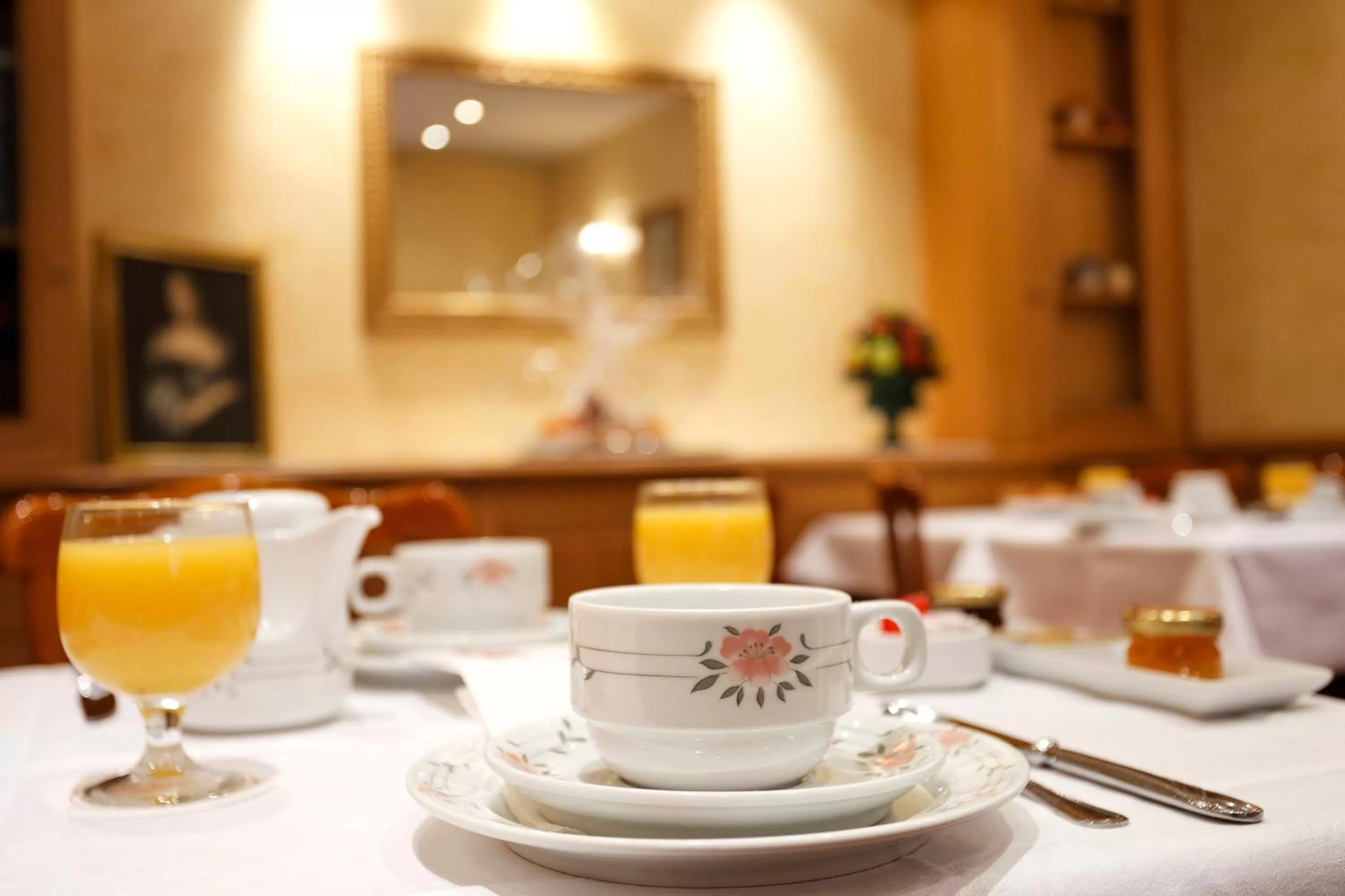 Restaurant/places to eat in Hôtel de Sévigné