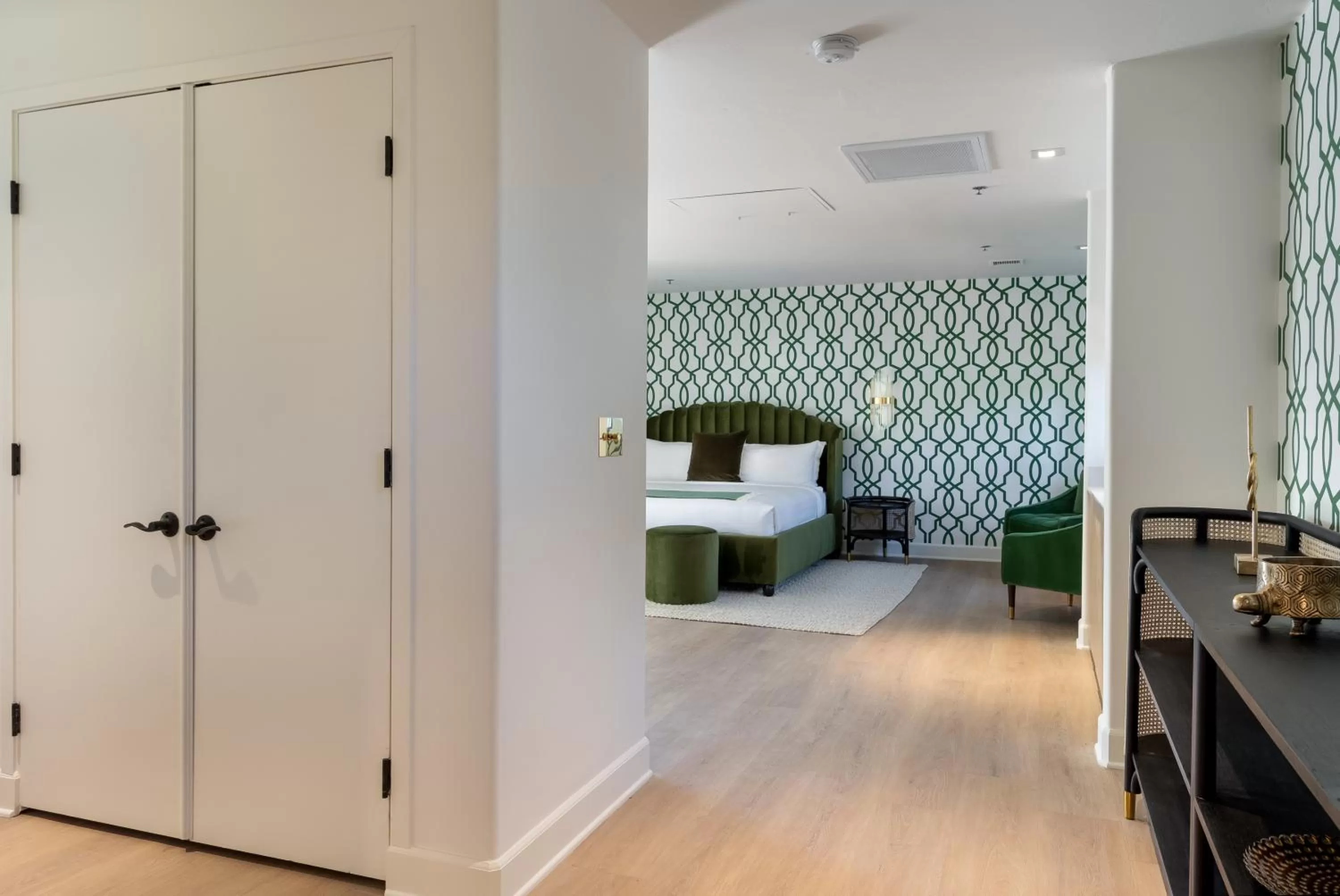 Bed in The Colony Palms Hotel and Bungalows - Adults Only