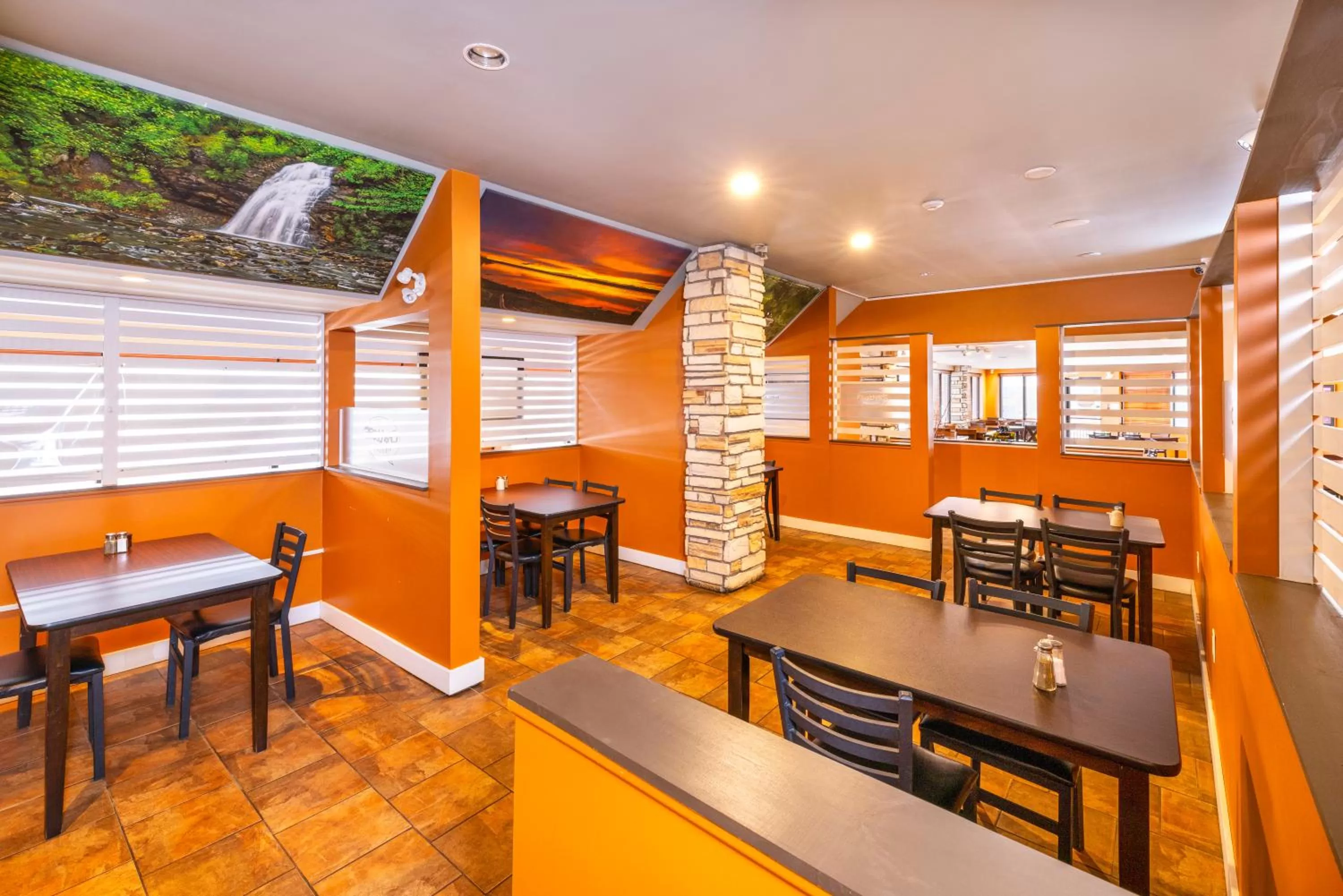 Restaurant/places to eat in Econo Lodge Miramichi