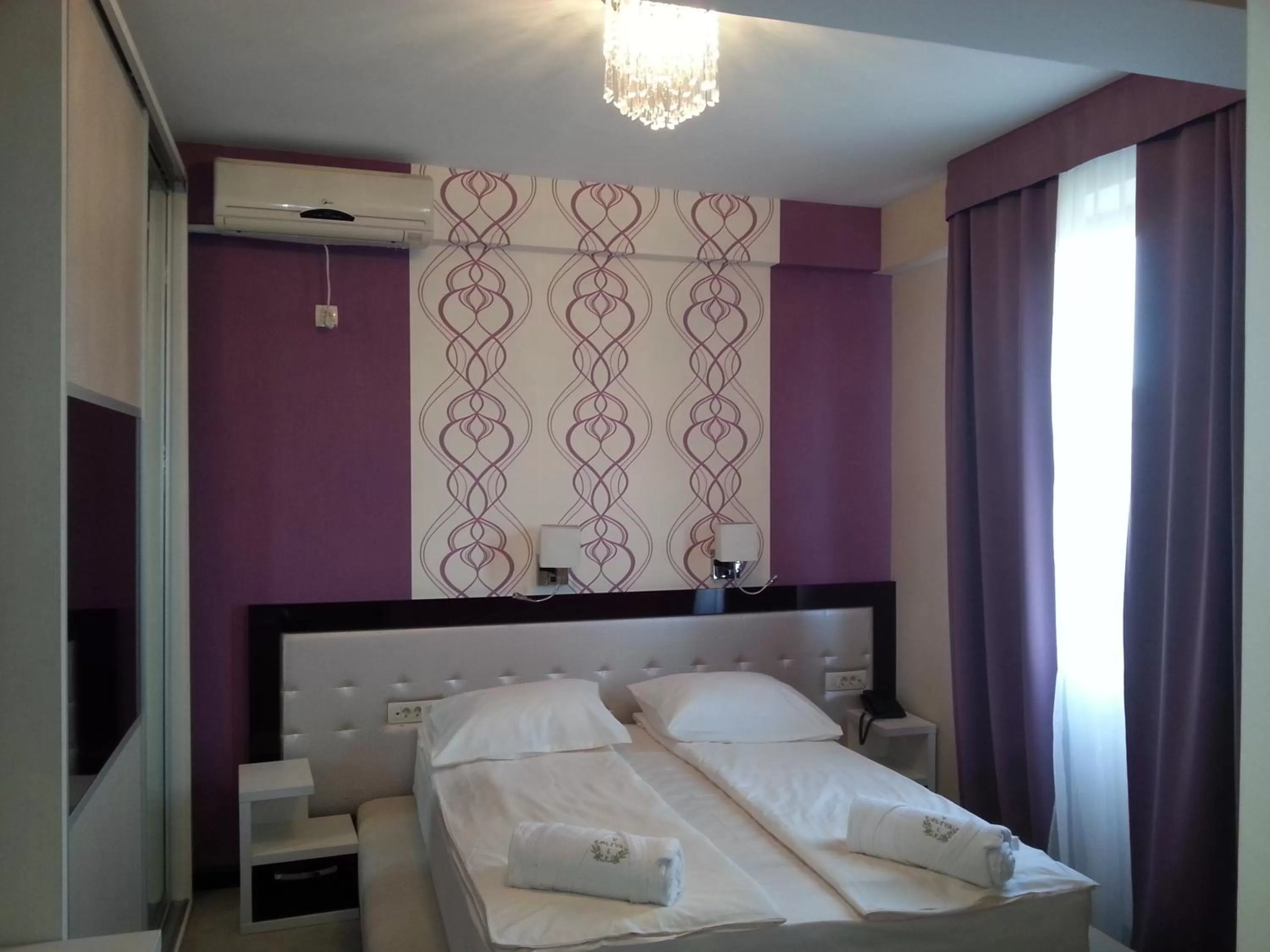 Bed in Hotel Crnogorska Kuća