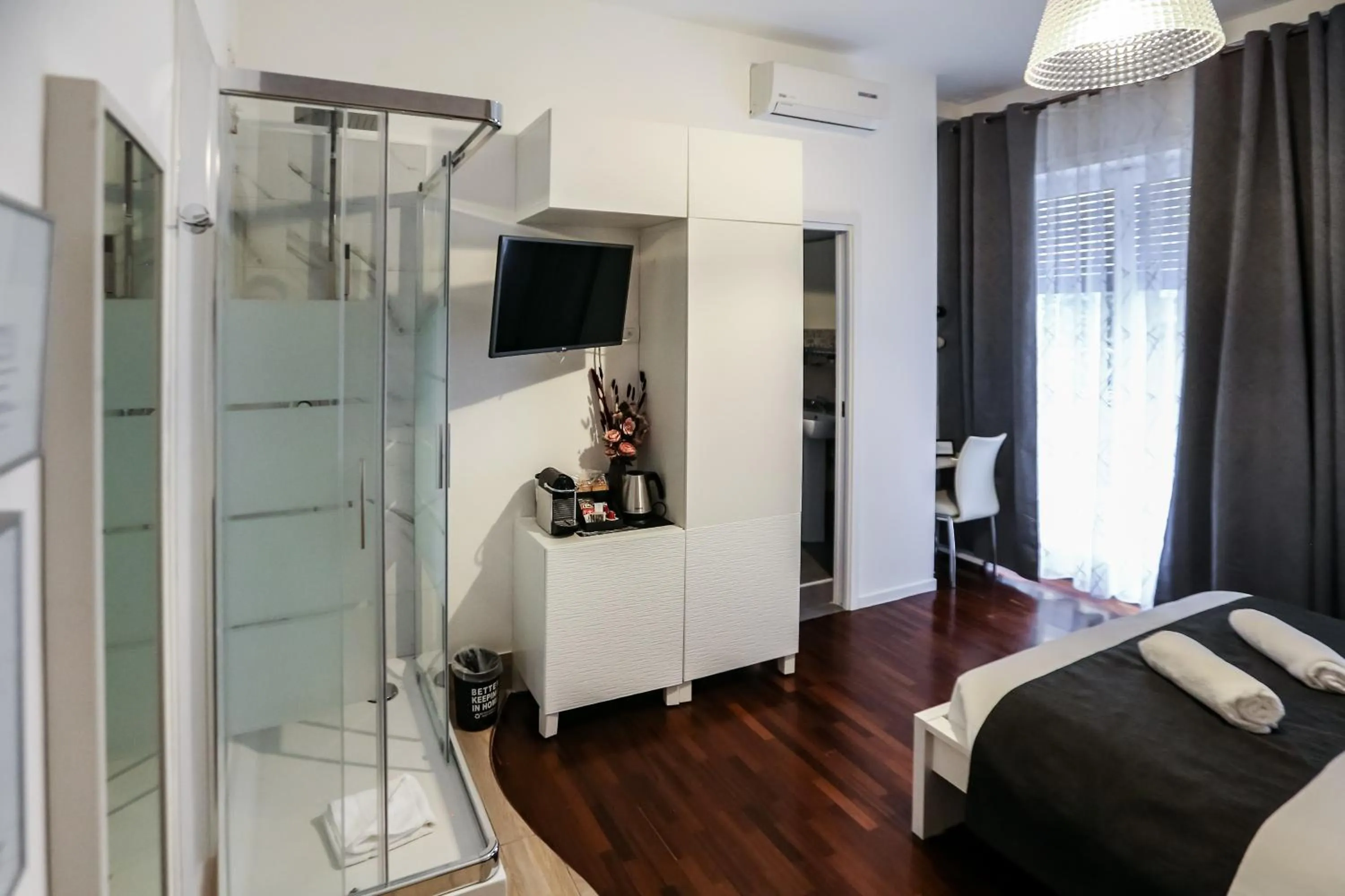 Photo of the whole room, Bed in Relais Circo Massimo