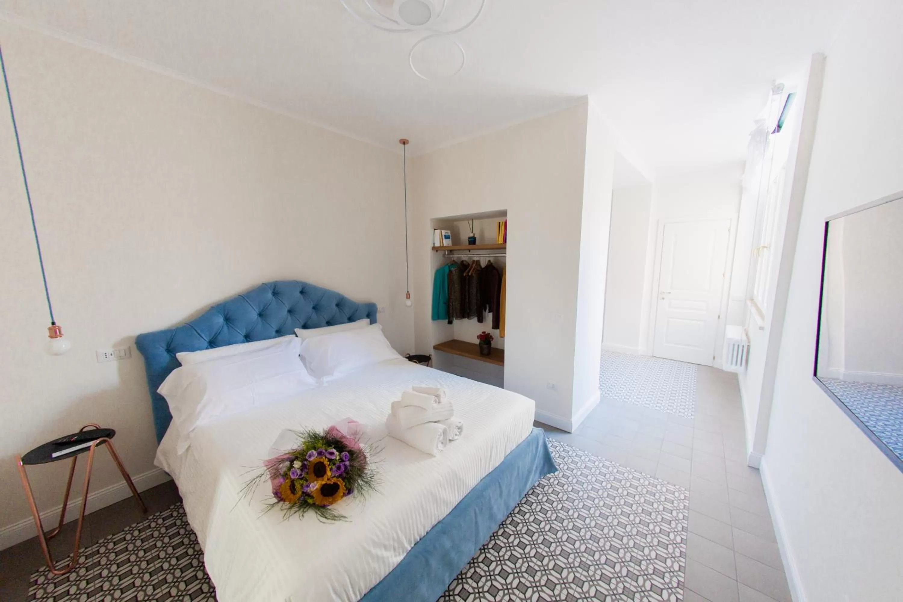 Photo of the whole room, Bed in Novecento