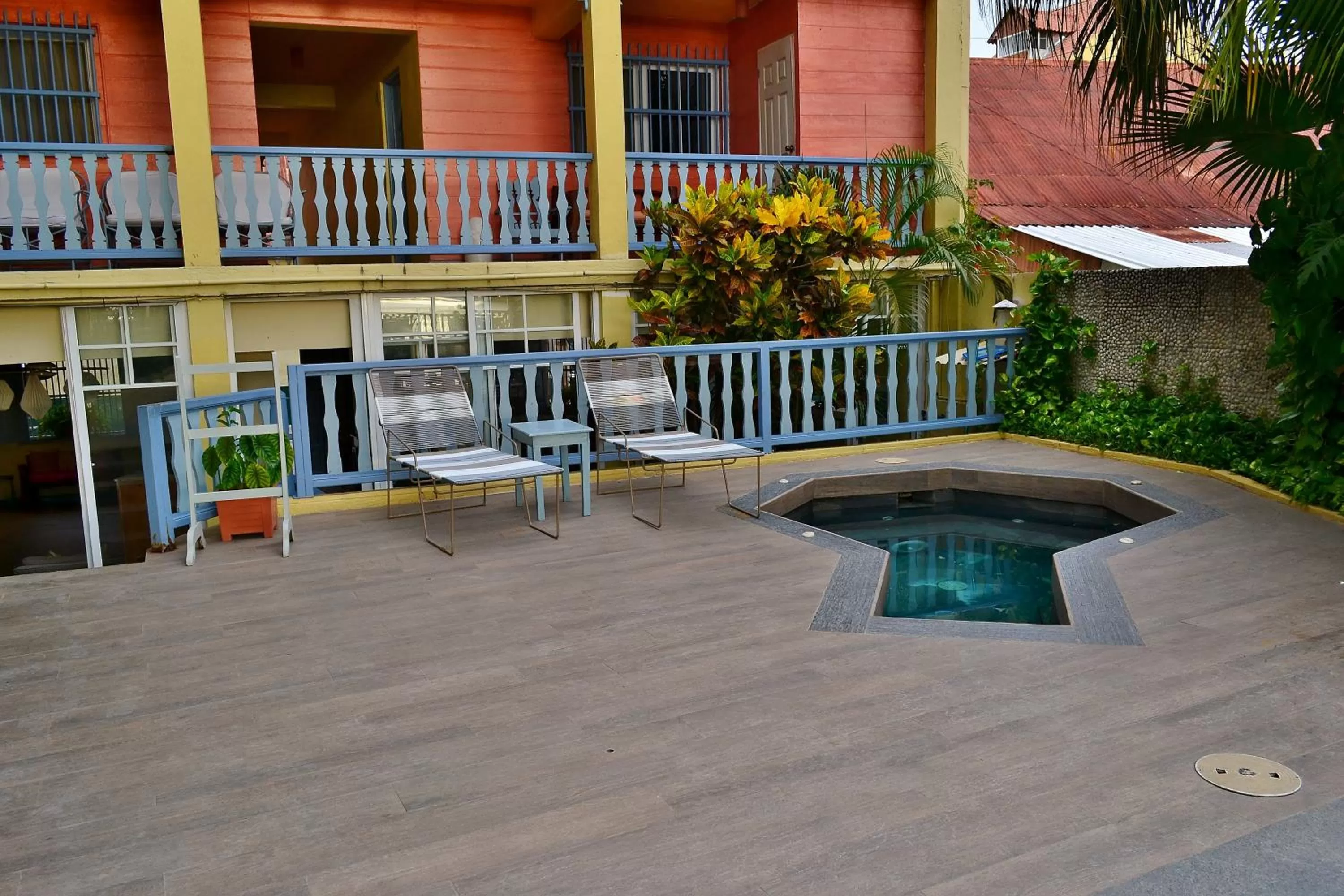 Swimming pool in Hotel Casona de La Isla