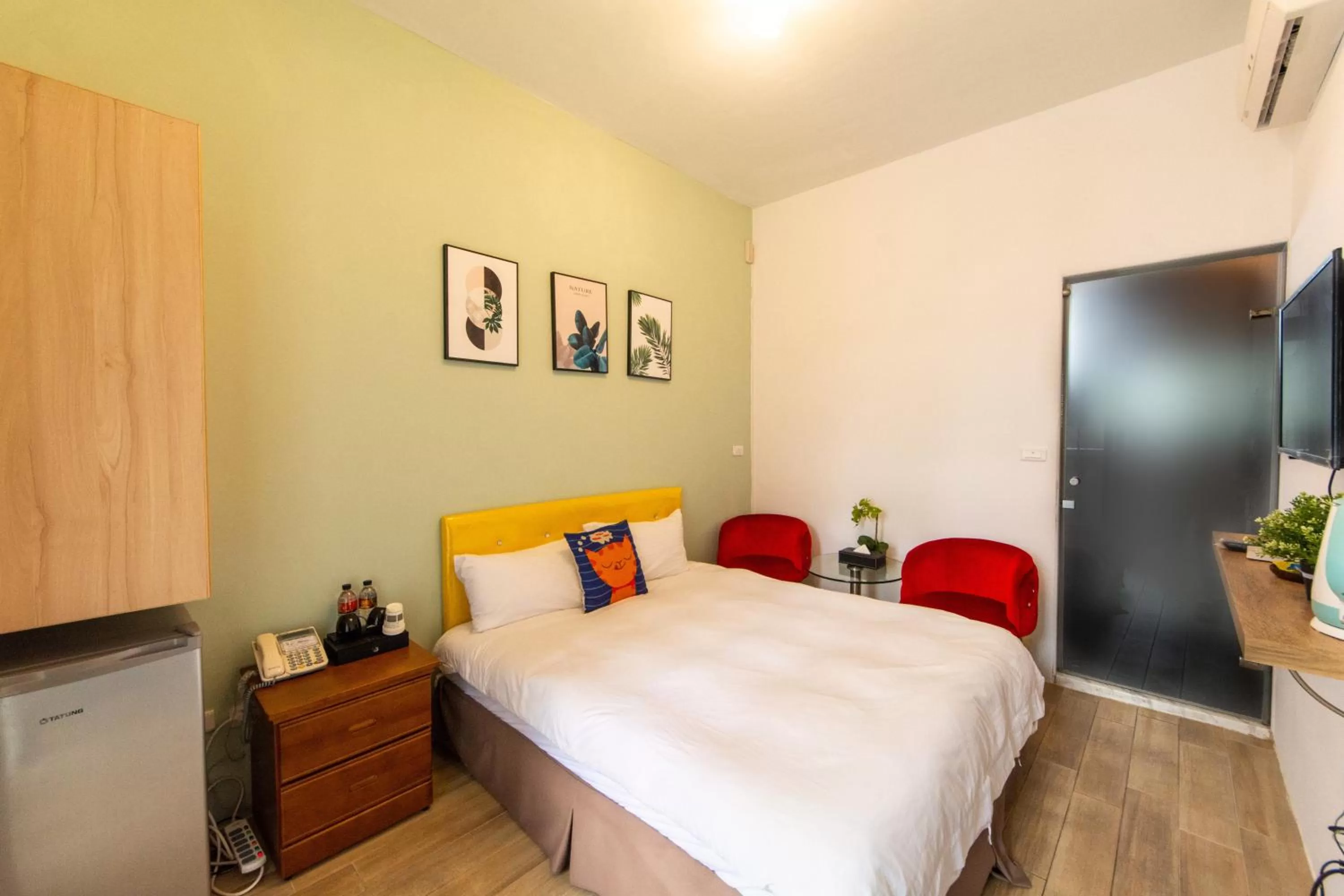 Decorative detail, Bed in Jinguann B&B