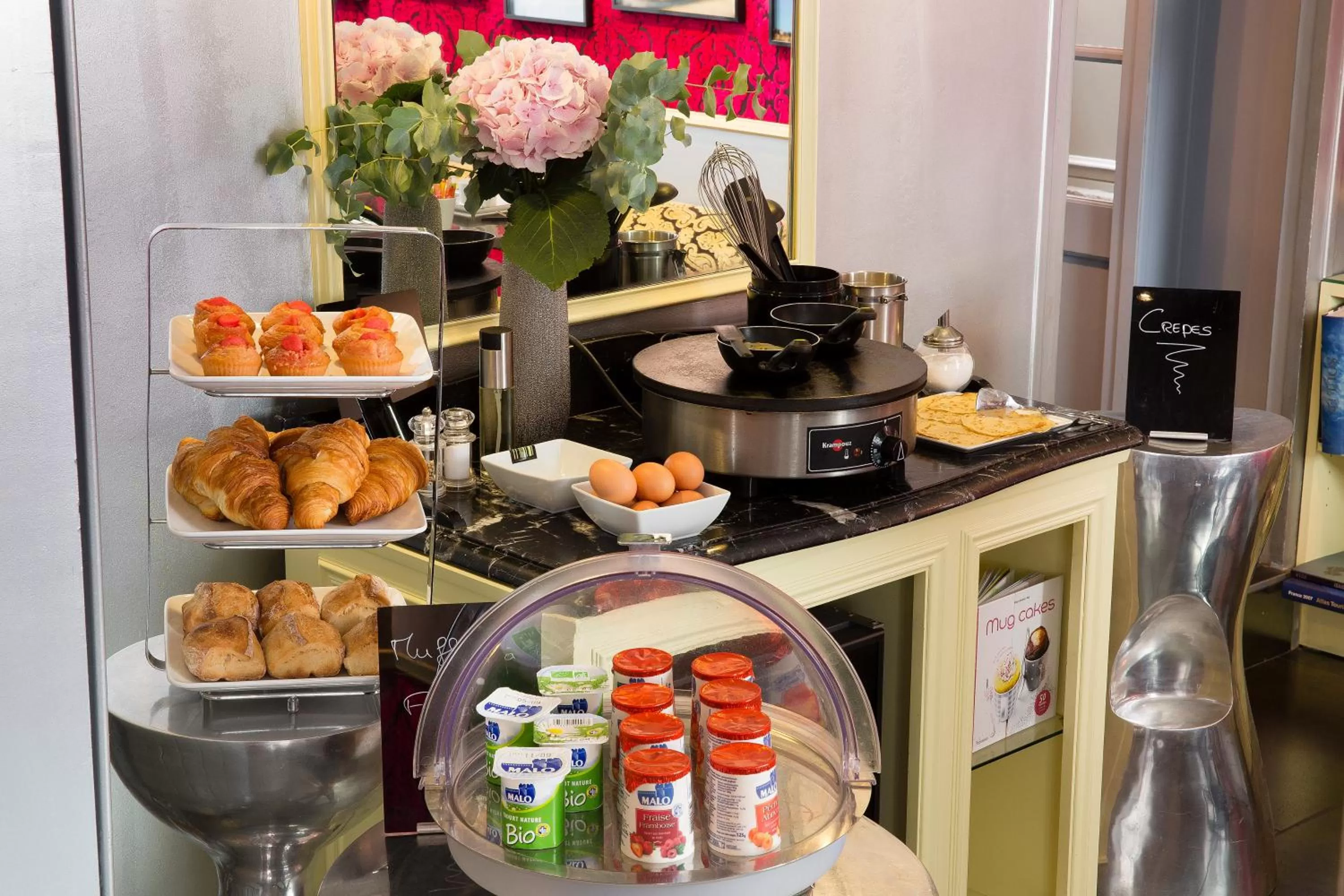 Food and drinks in Hotel Design Sorbonne