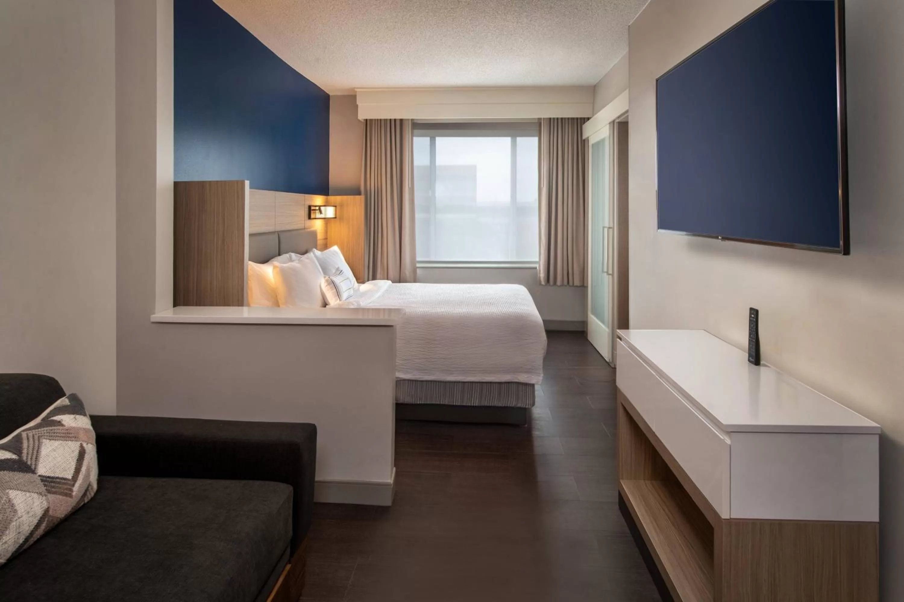 Bedroom, Bed in SpringHill Suites Herndon Reston