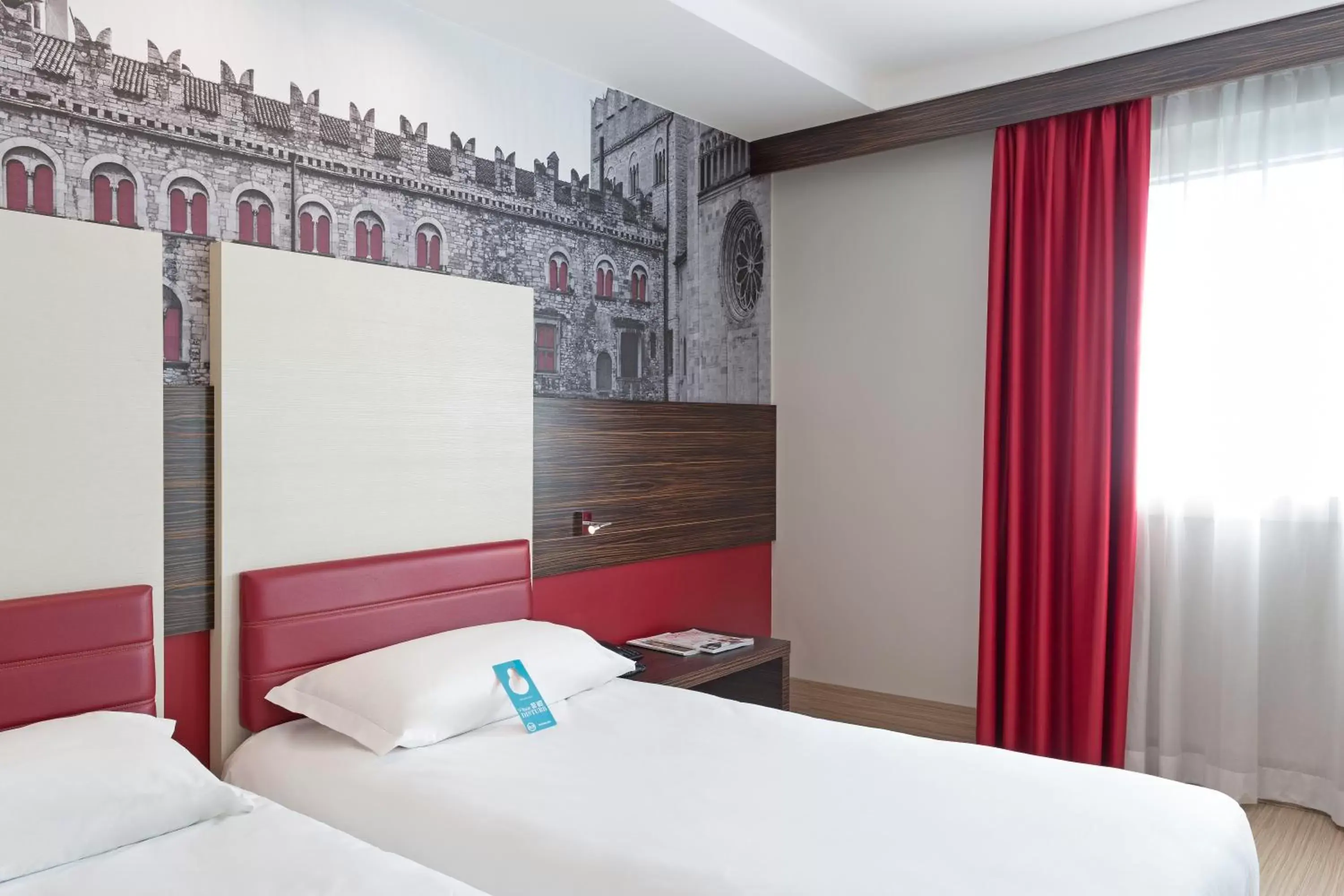 Twin Room - Disability Access in B&B Hotel Trento Twin Room - Disability Access in B&B Hotel Trento