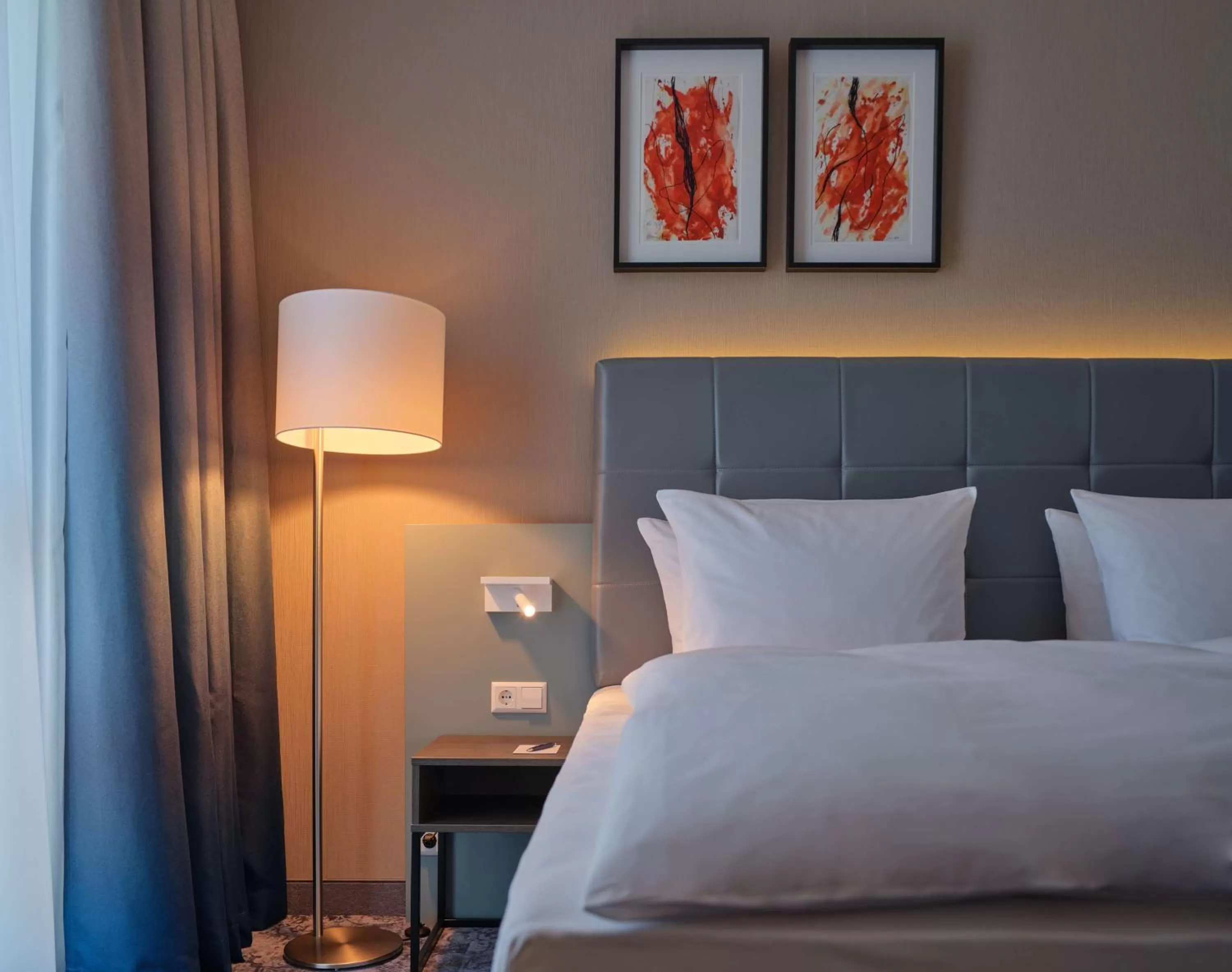 Bedroom, Bed in Dorint Parkhotel Frankfurt / Bad Vilbel