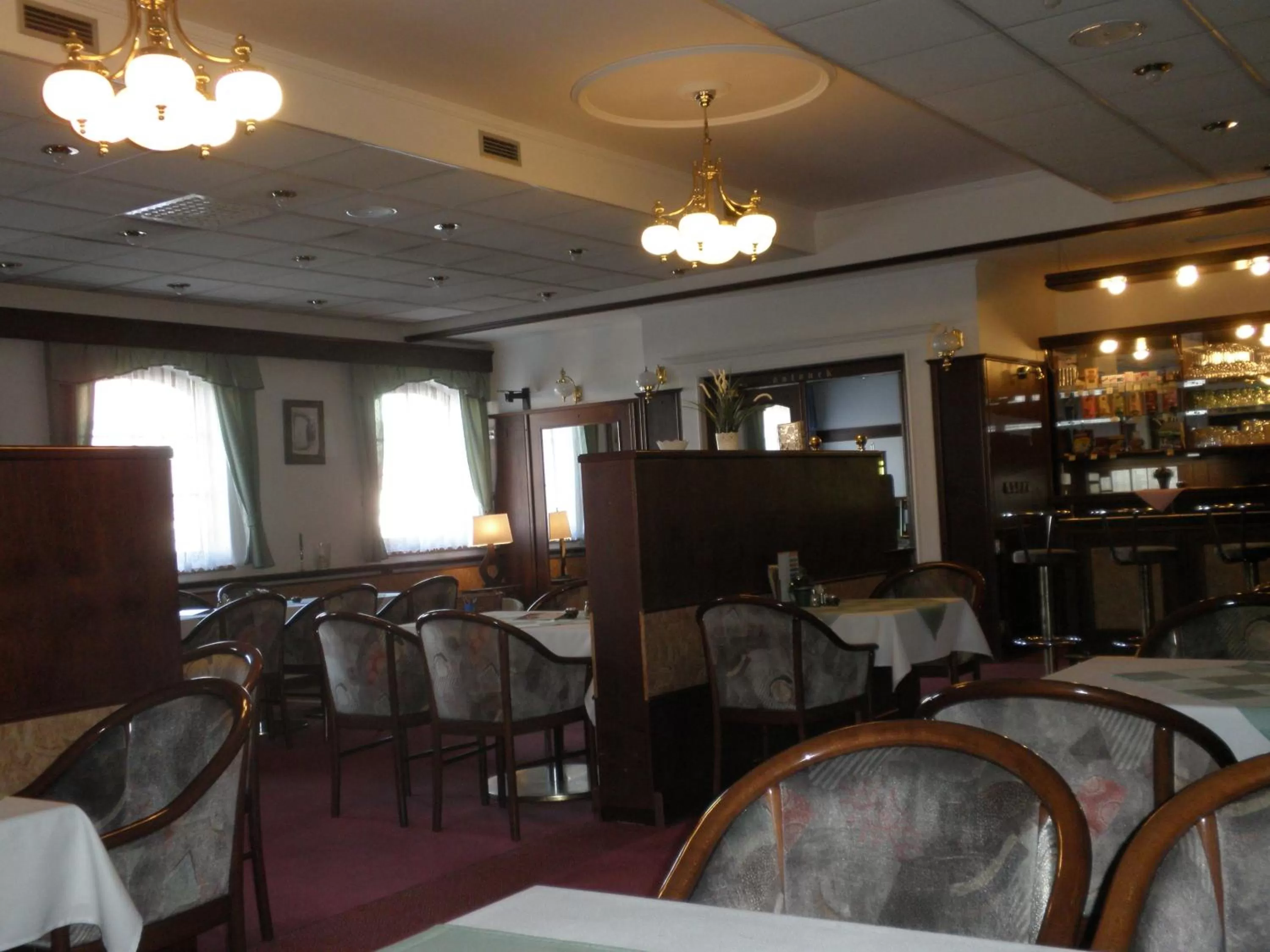Restaurant/places to eat in Hotel Le Café