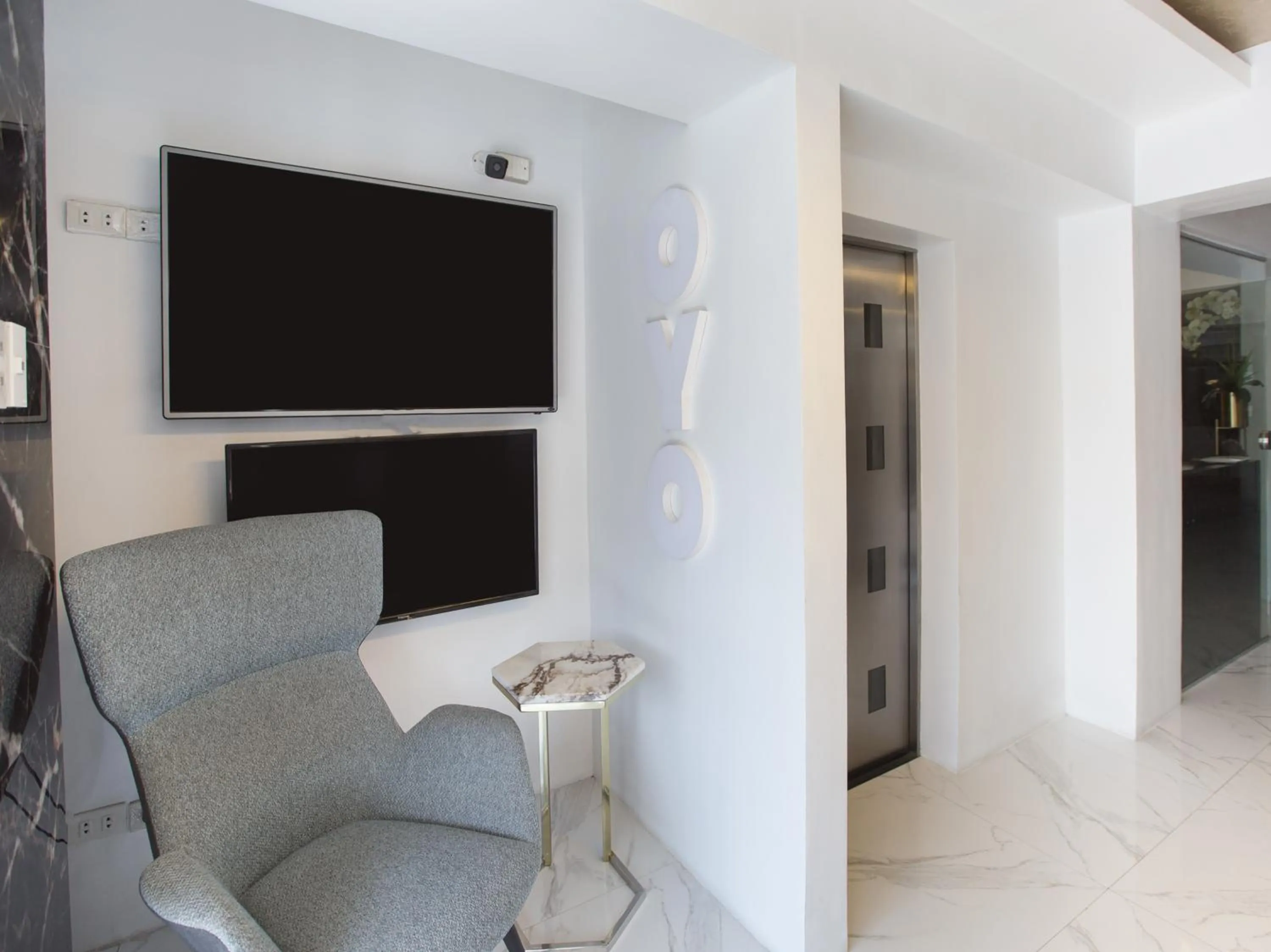 Lobby or reception in Circuit Hostel