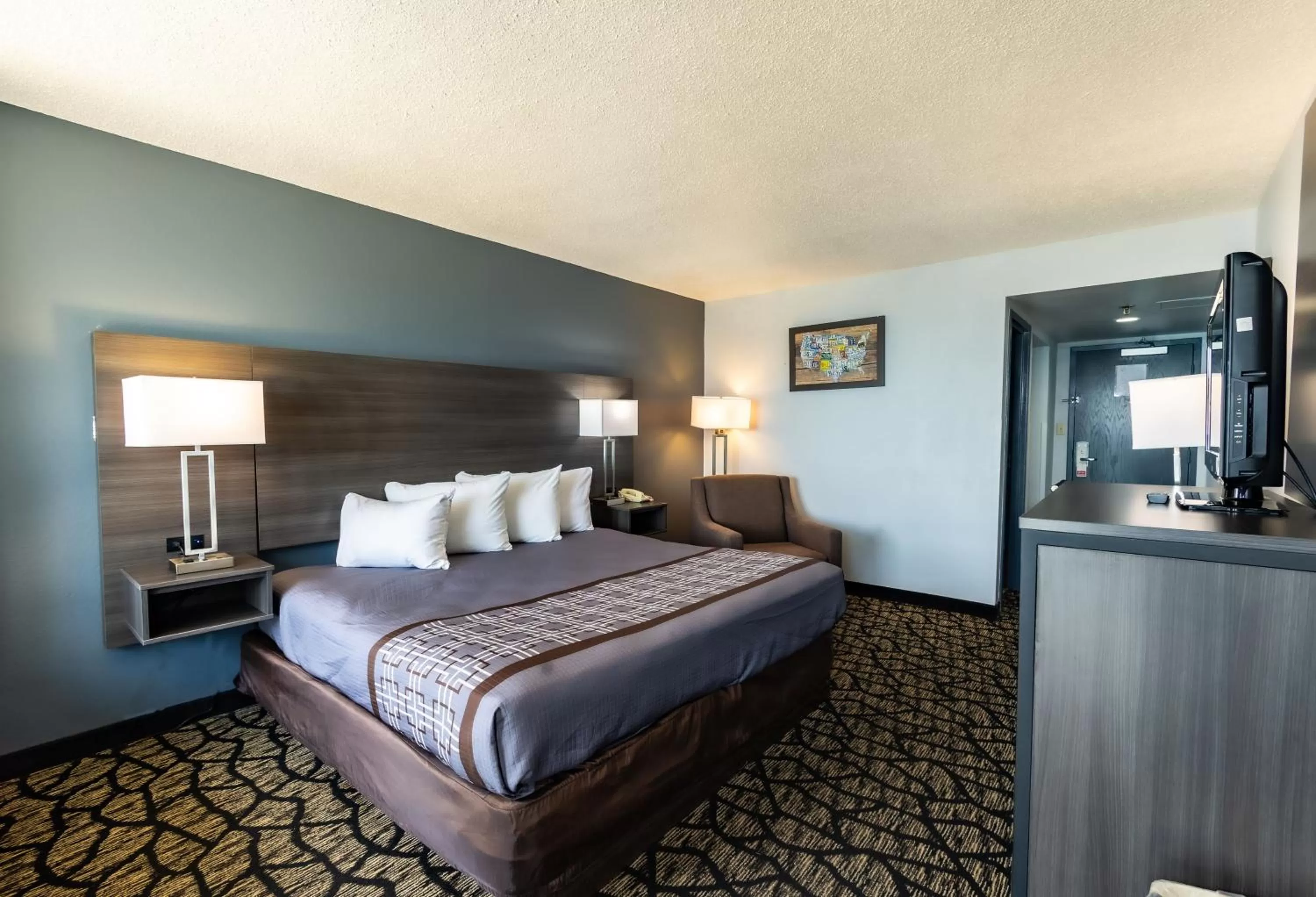 Photo of the whole room, Bed in Seaview Hotel