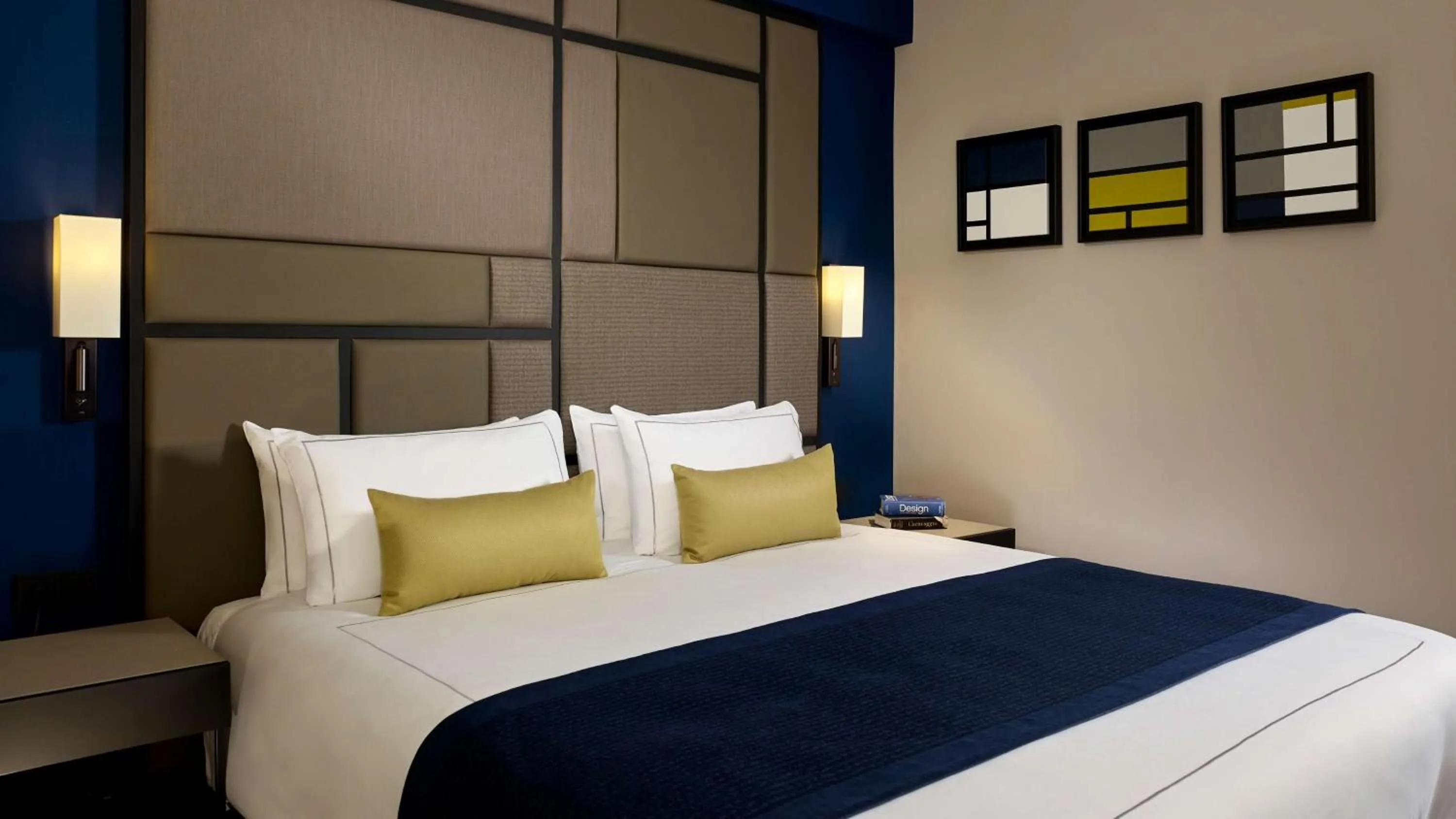 Photo of the whole room, Bed in Park Plaza Utrecht