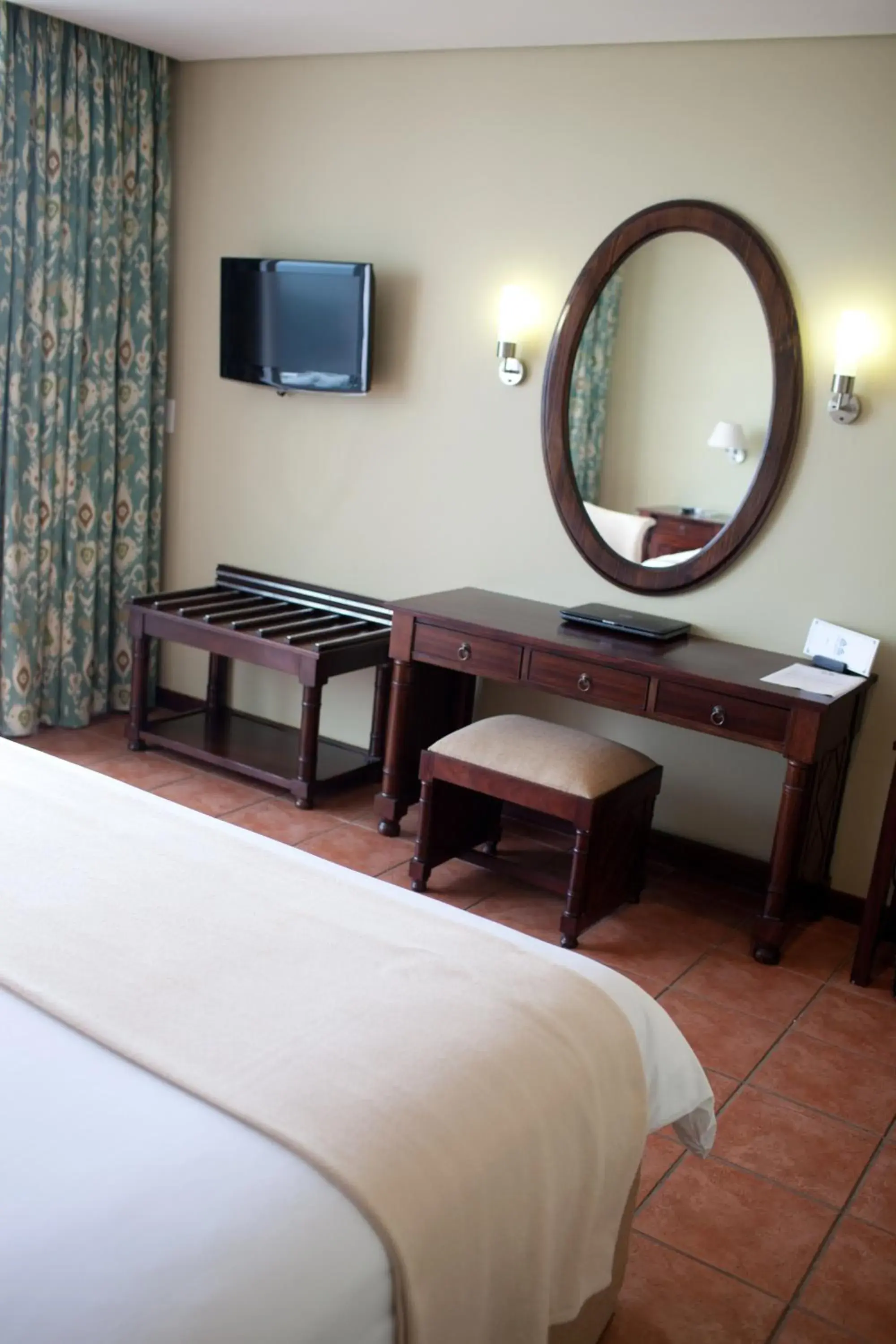 Standard Twin Room - City View in Hotel Cardoso Standard Twin Room - City View in Hotel Cardoso