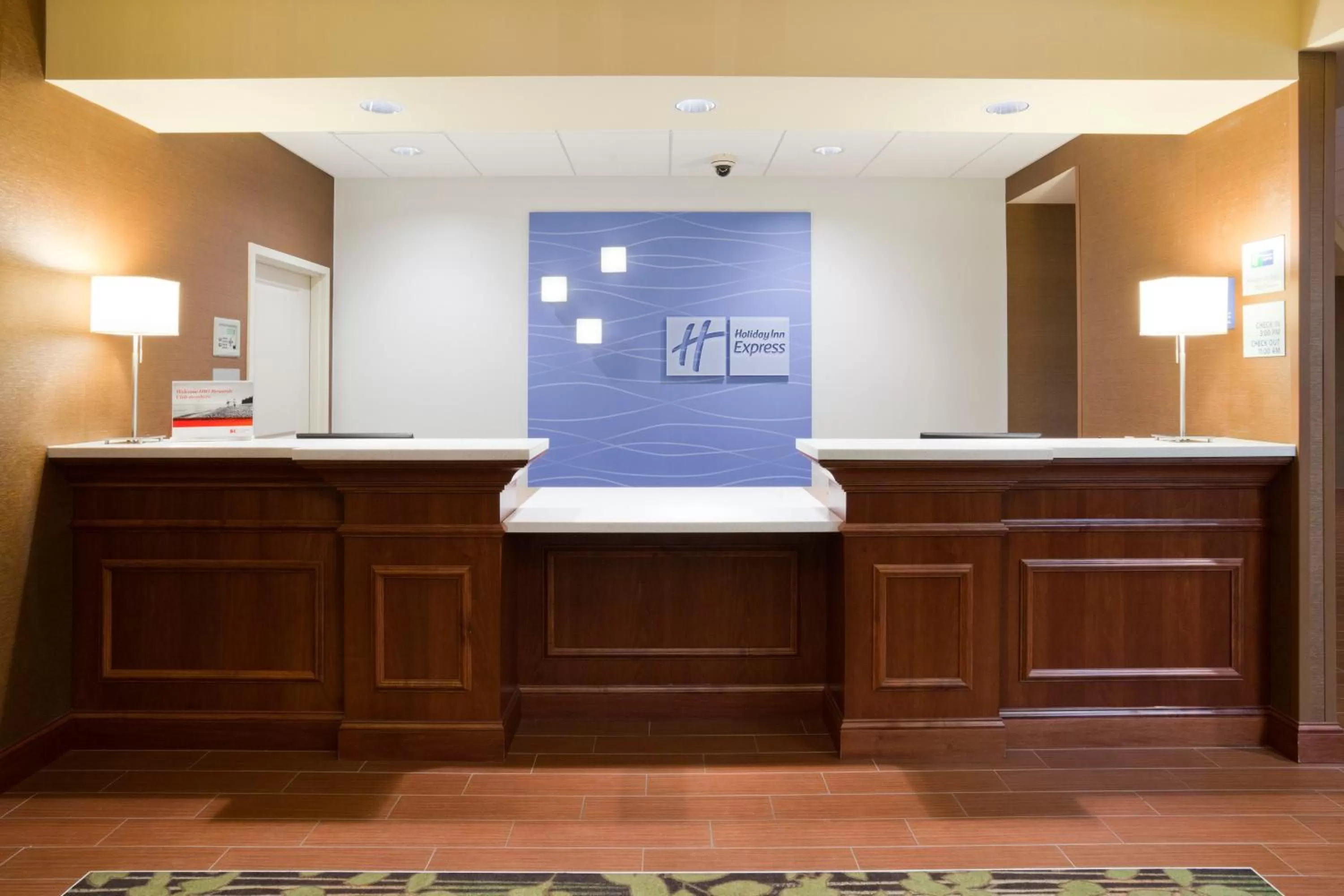 Lobby or reception in Holiday Inn Express & Suites Willmar by IHG