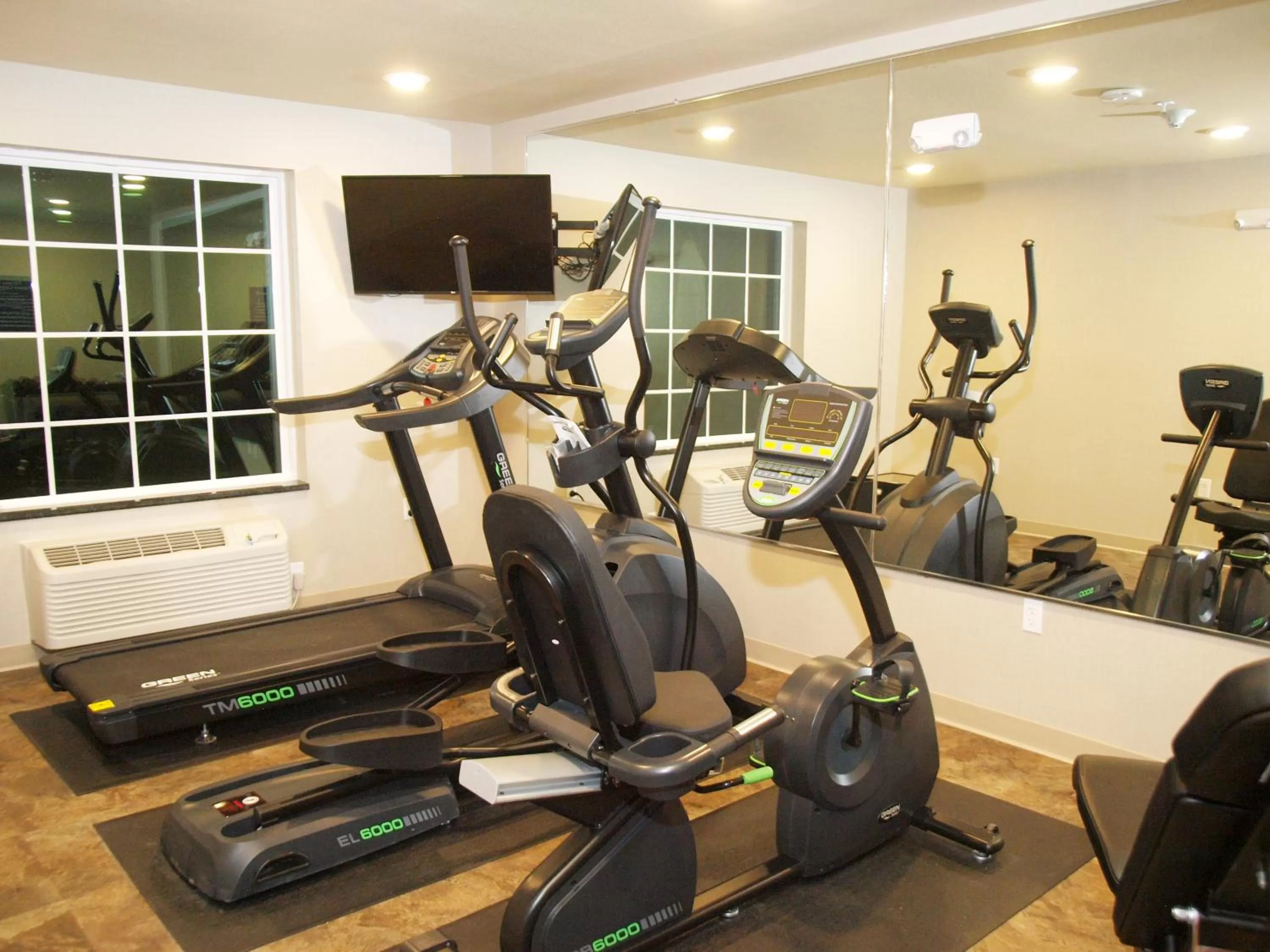 Fitness centre/facilities, Fitness Center/Facilities in Cobblestone Inn & Suites - Vinton, LA