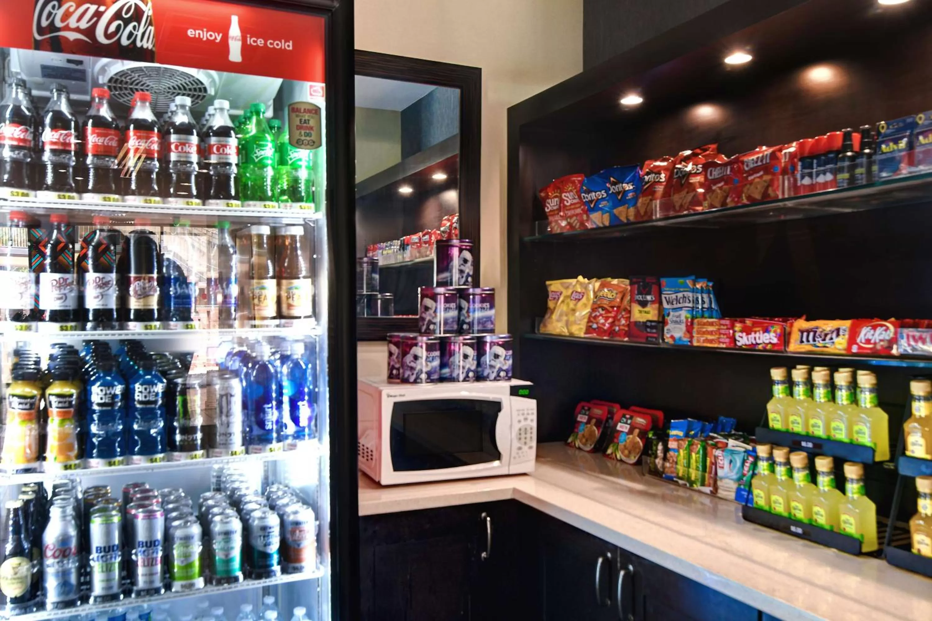 Restaurant/places to eat in DoubleTree by Hilton Phoenix- Tempe